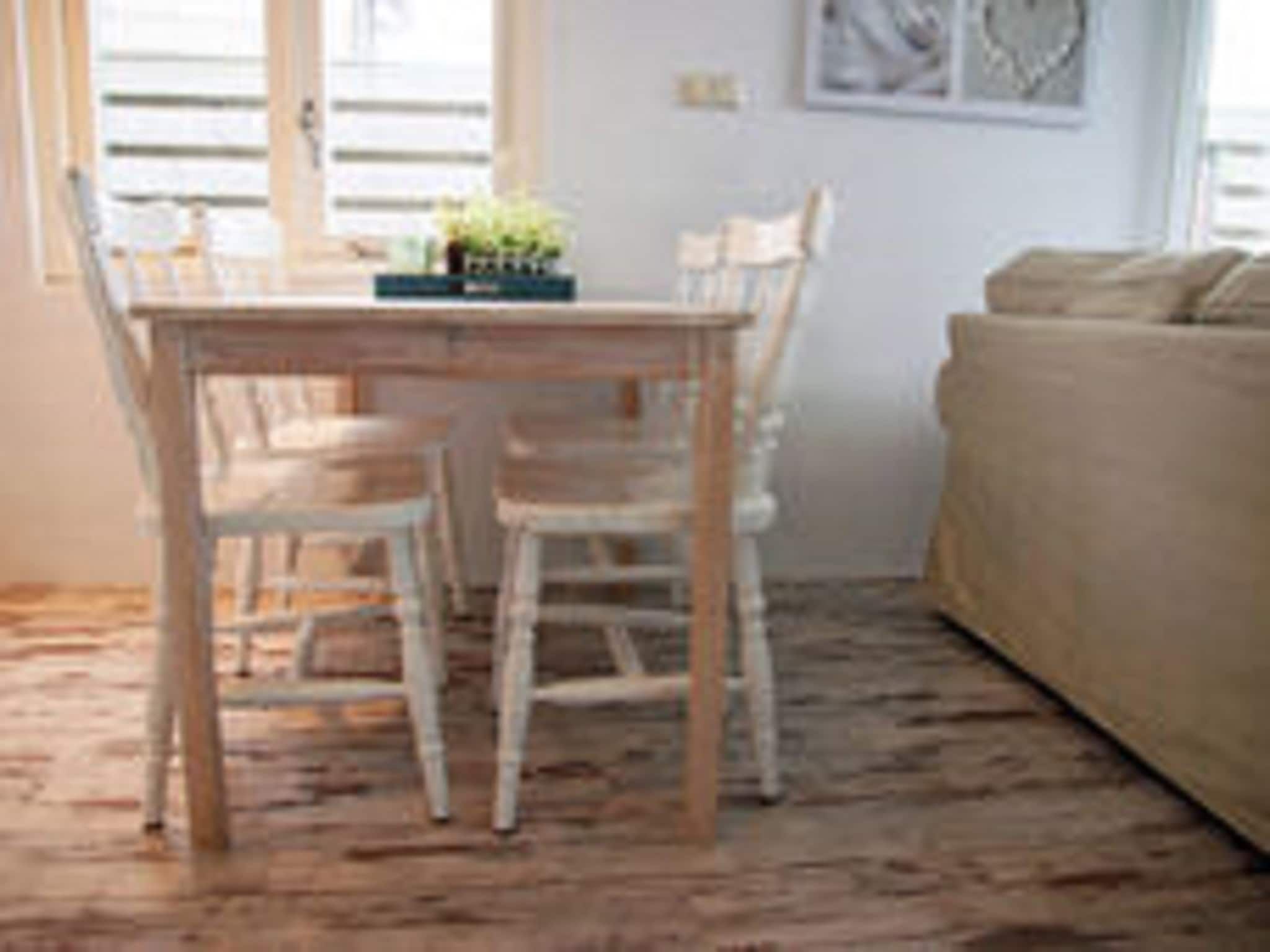 De eetkamer van Helmgras II in Egmond aan zee