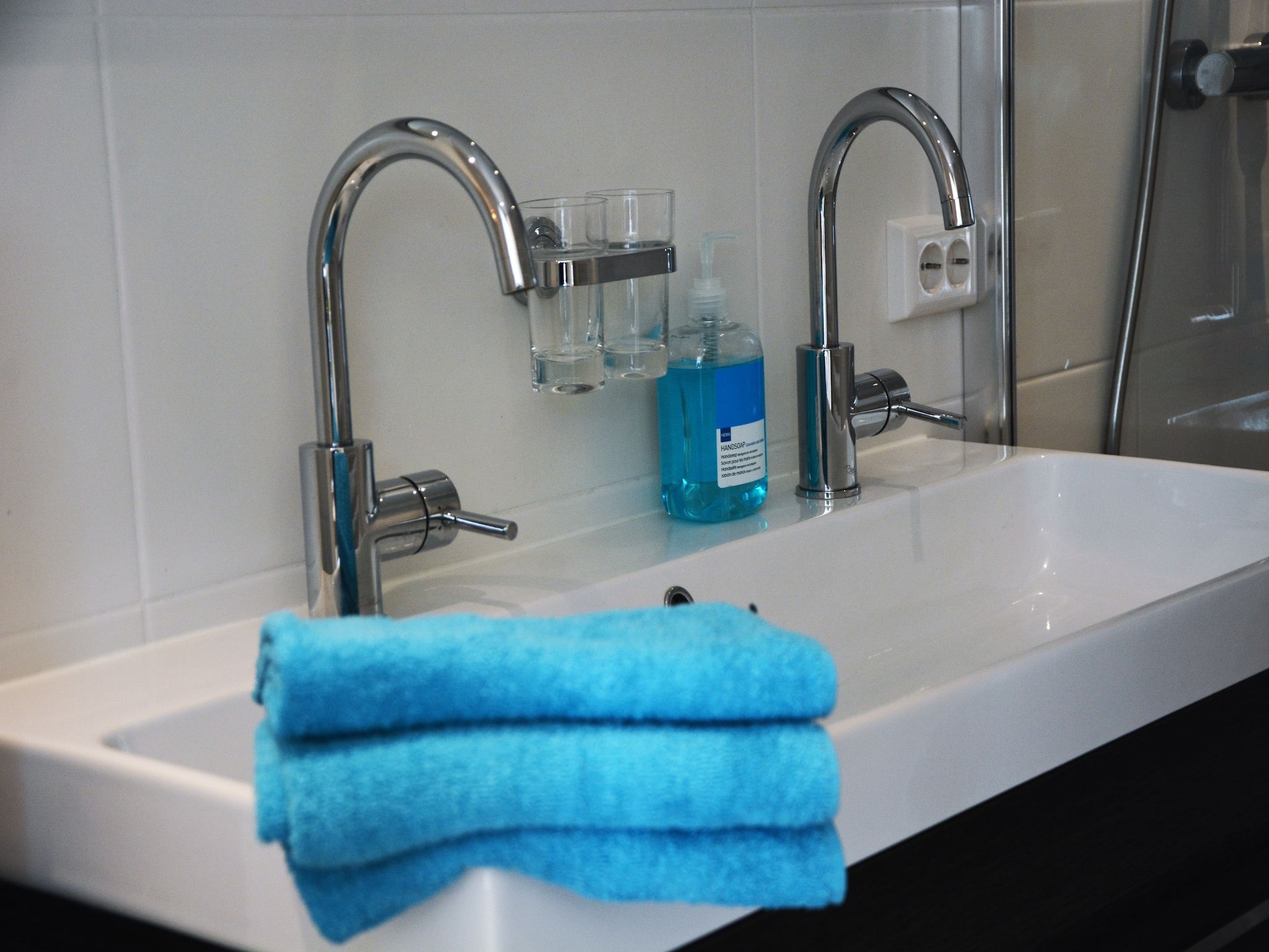 De badkamer van Cosa Nora in Noordwijkerhout