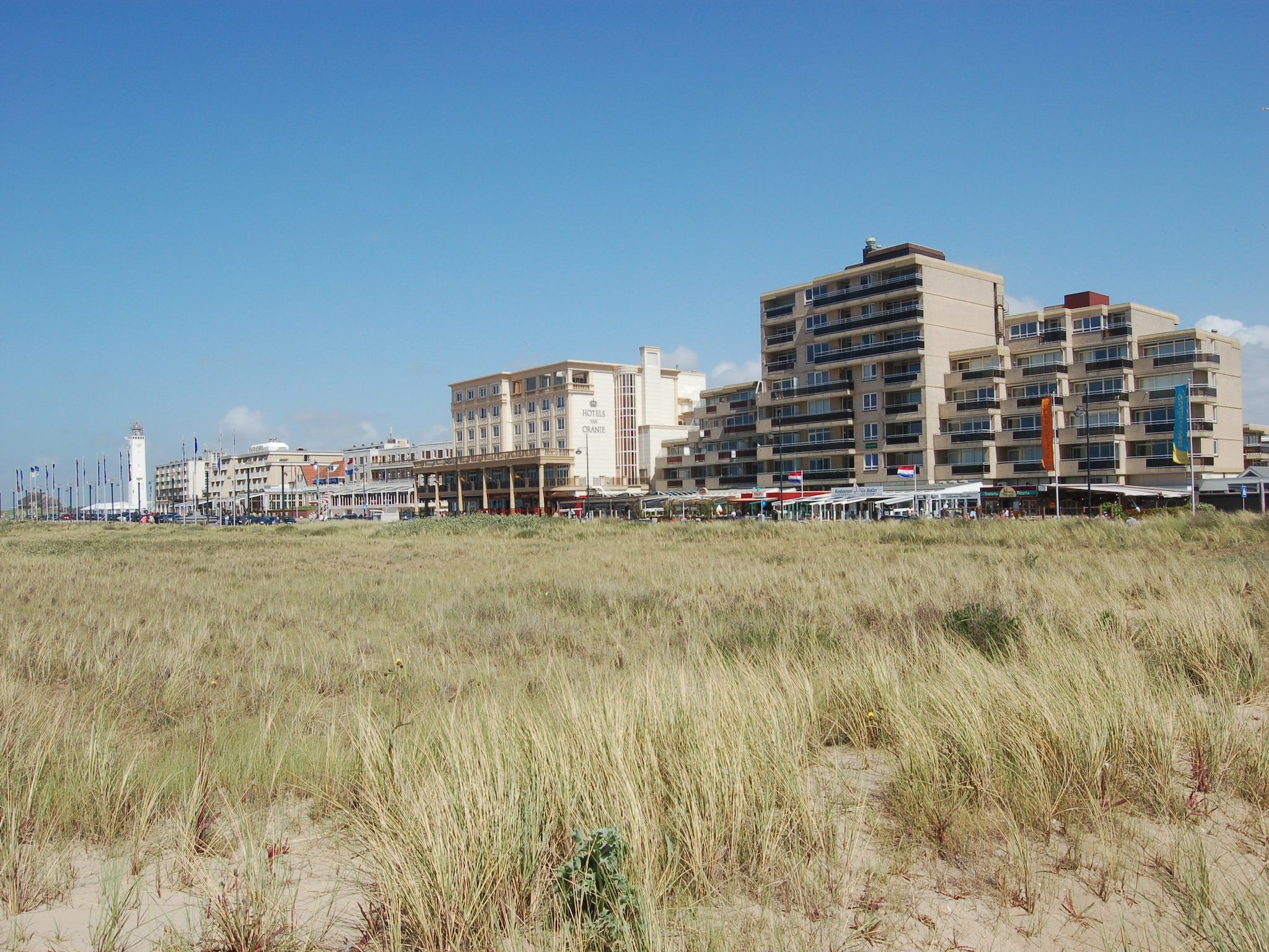De buitenkant van Zeearend Boulevard in Noordwijk aan Zee