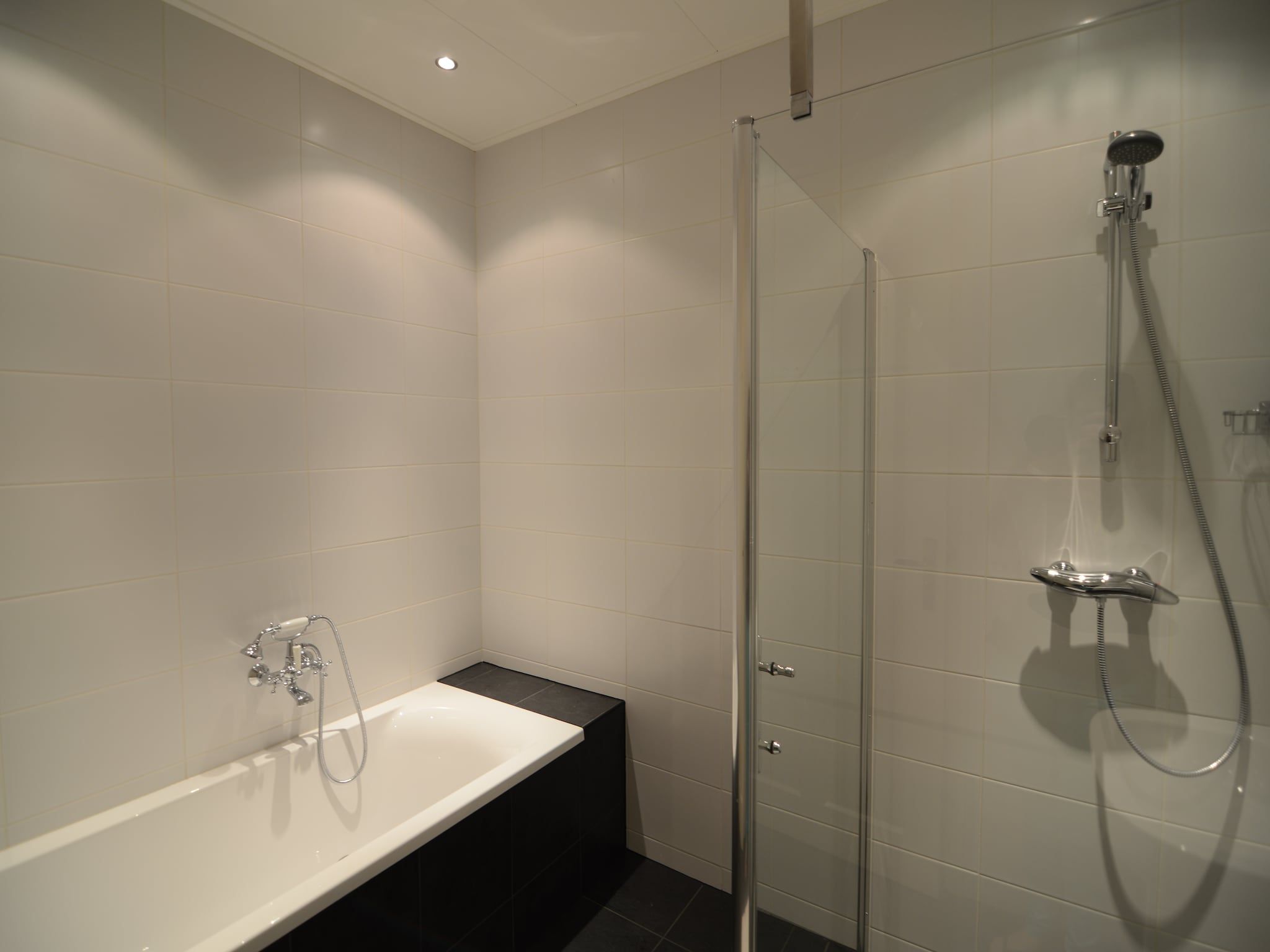 De badkamer van Berkenhof in Workum