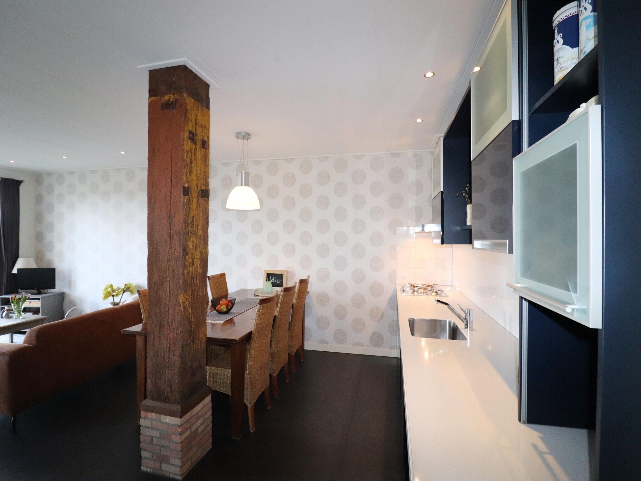 De woonkamer van Berkenhof in Workum