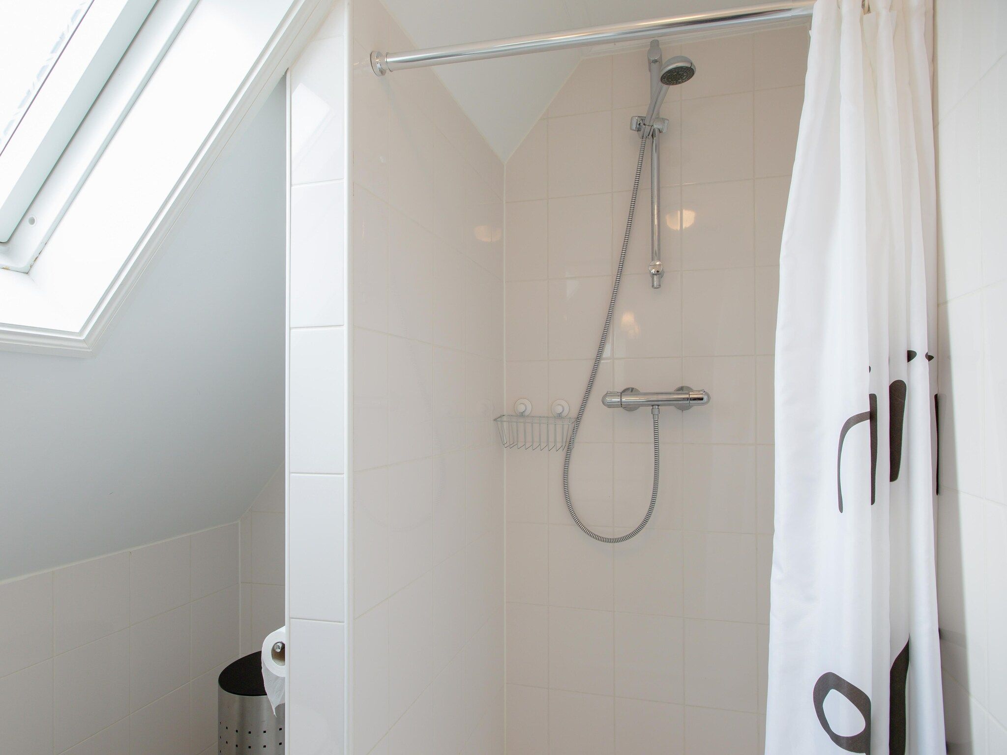 De badkamer van Klavertje vier in Harlingen