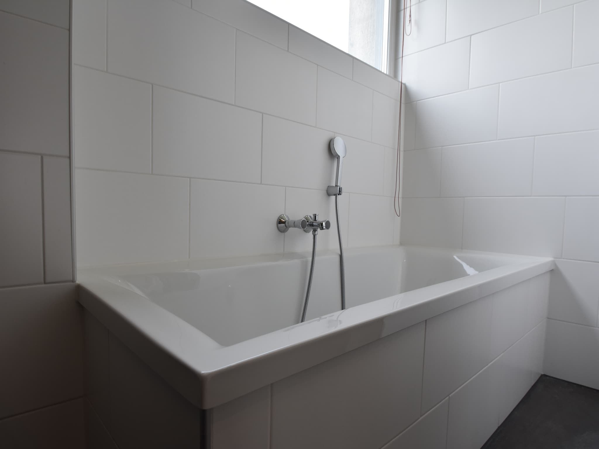 De badkamer van Zeedijk III in Tzummarum