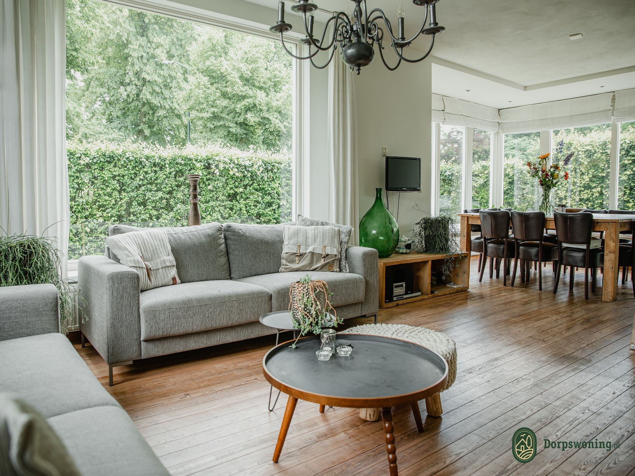 De woonkamer van Dorpswoning Het Landelijke in Leende