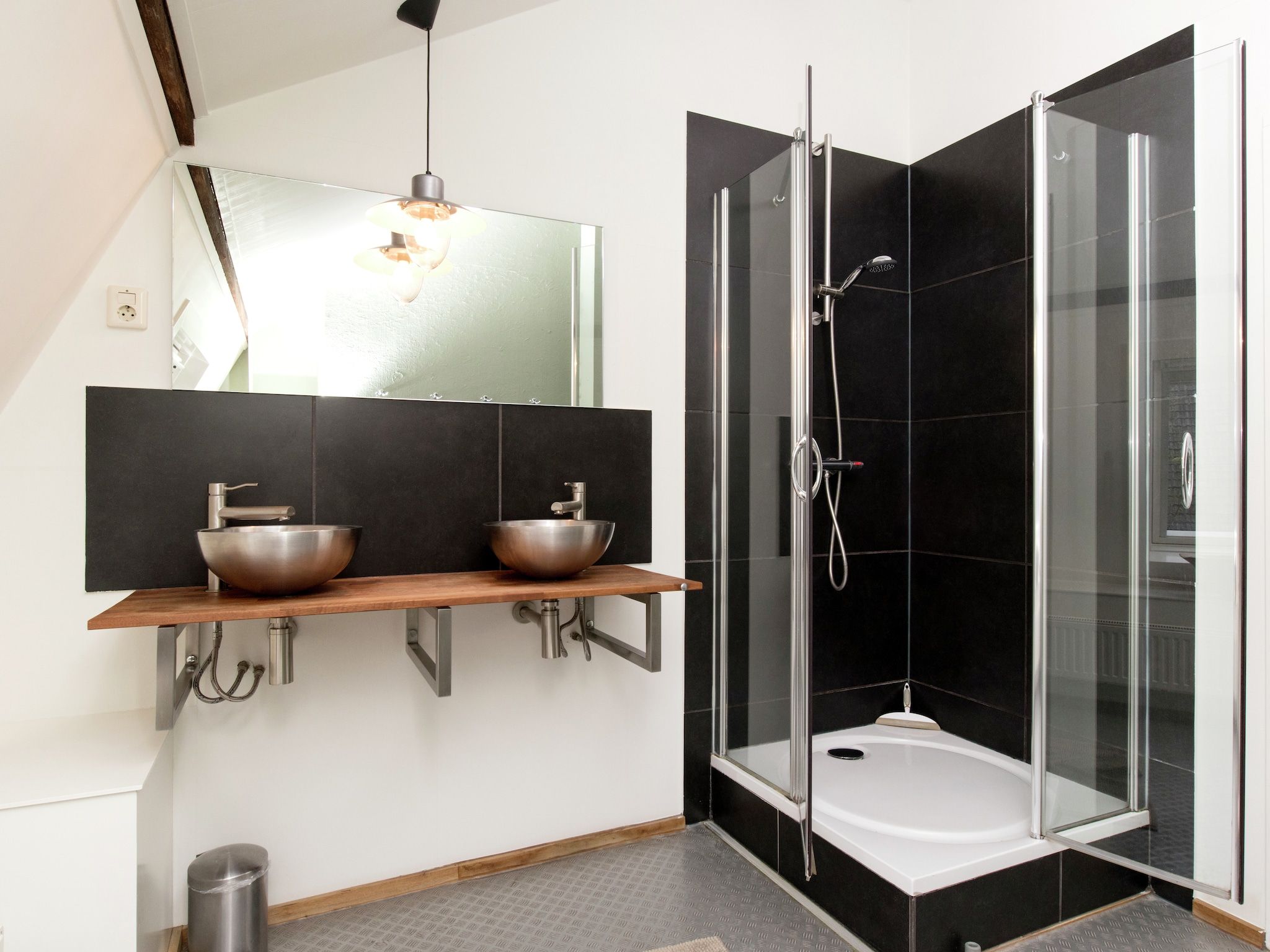 De badkamer van Dorpswoning Op Niveau in Leende