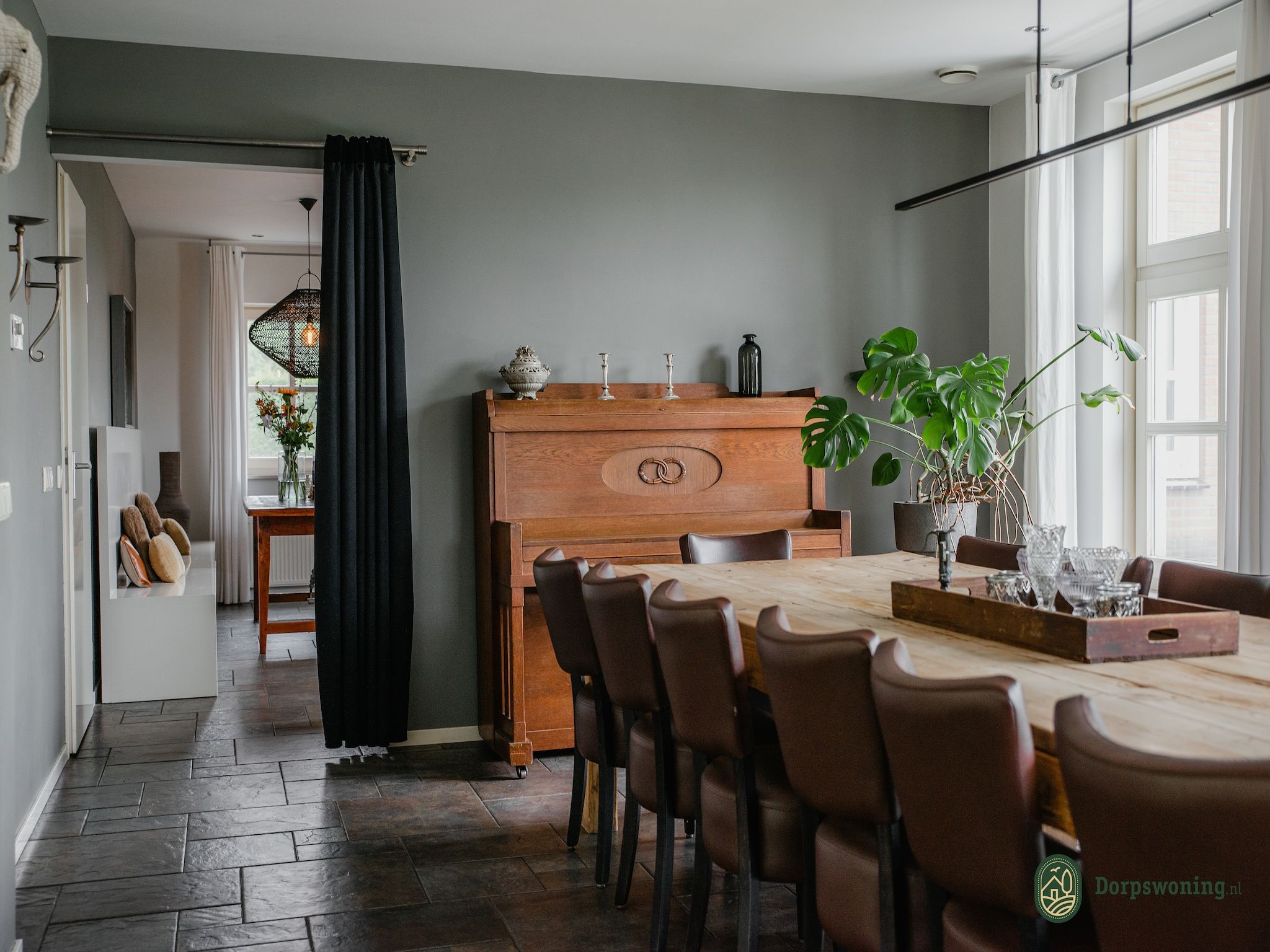 De eetkamer van Dorpswoning Het Uitzicht in Leende