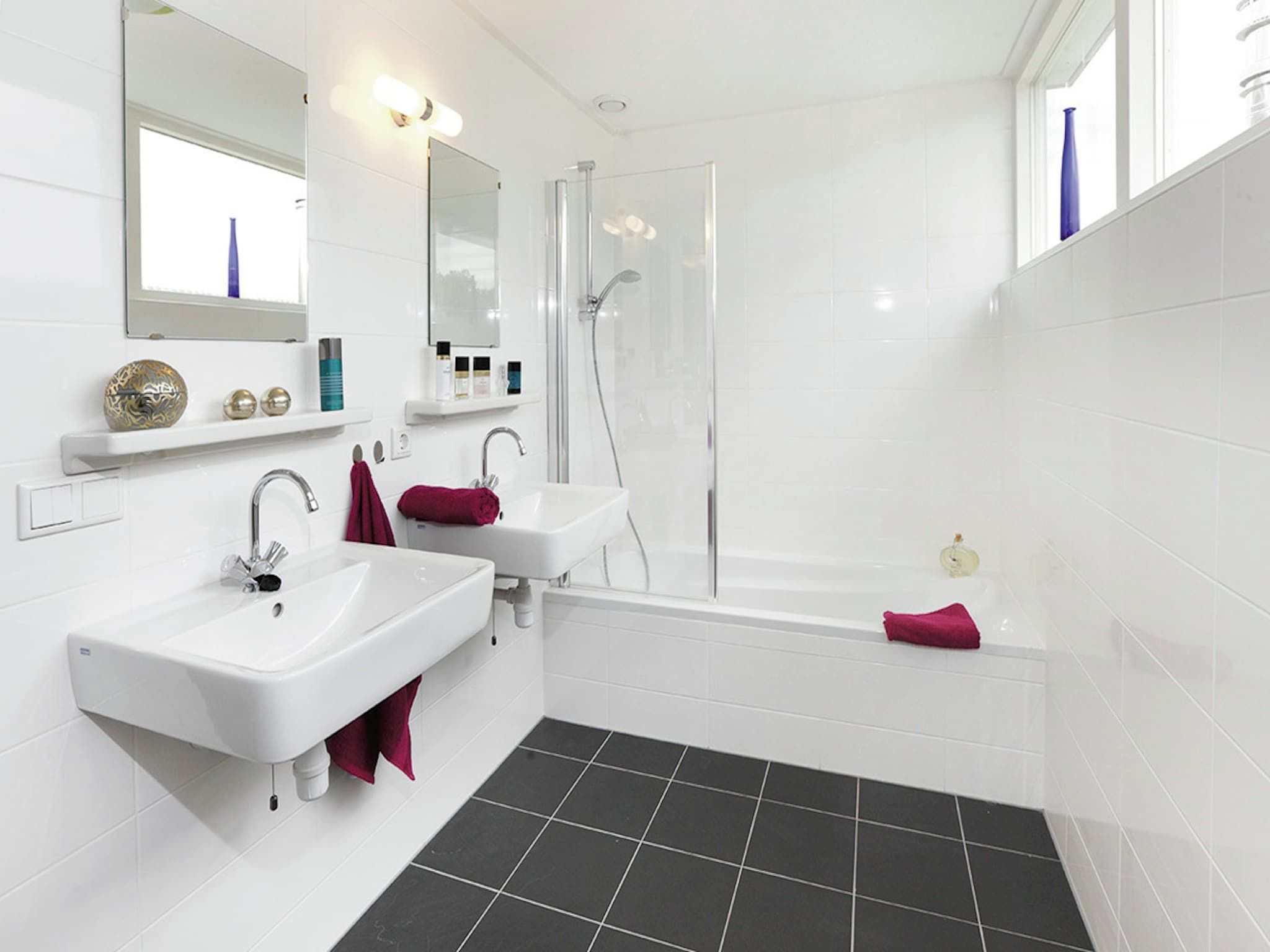 De badkamer van Villapark Akenveen 1 in Tynaarlo