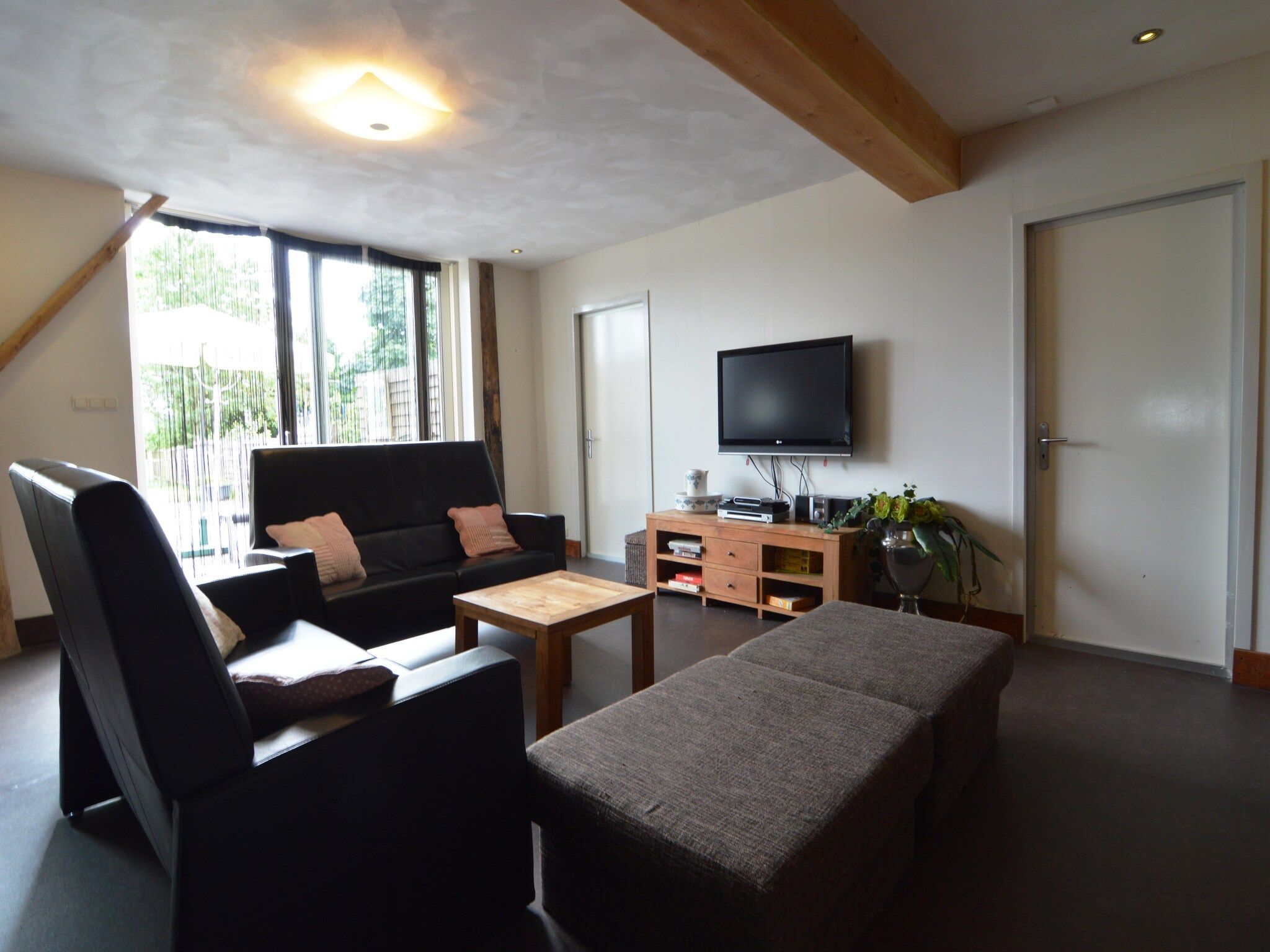 De woonkamer van Wapse in Wapse