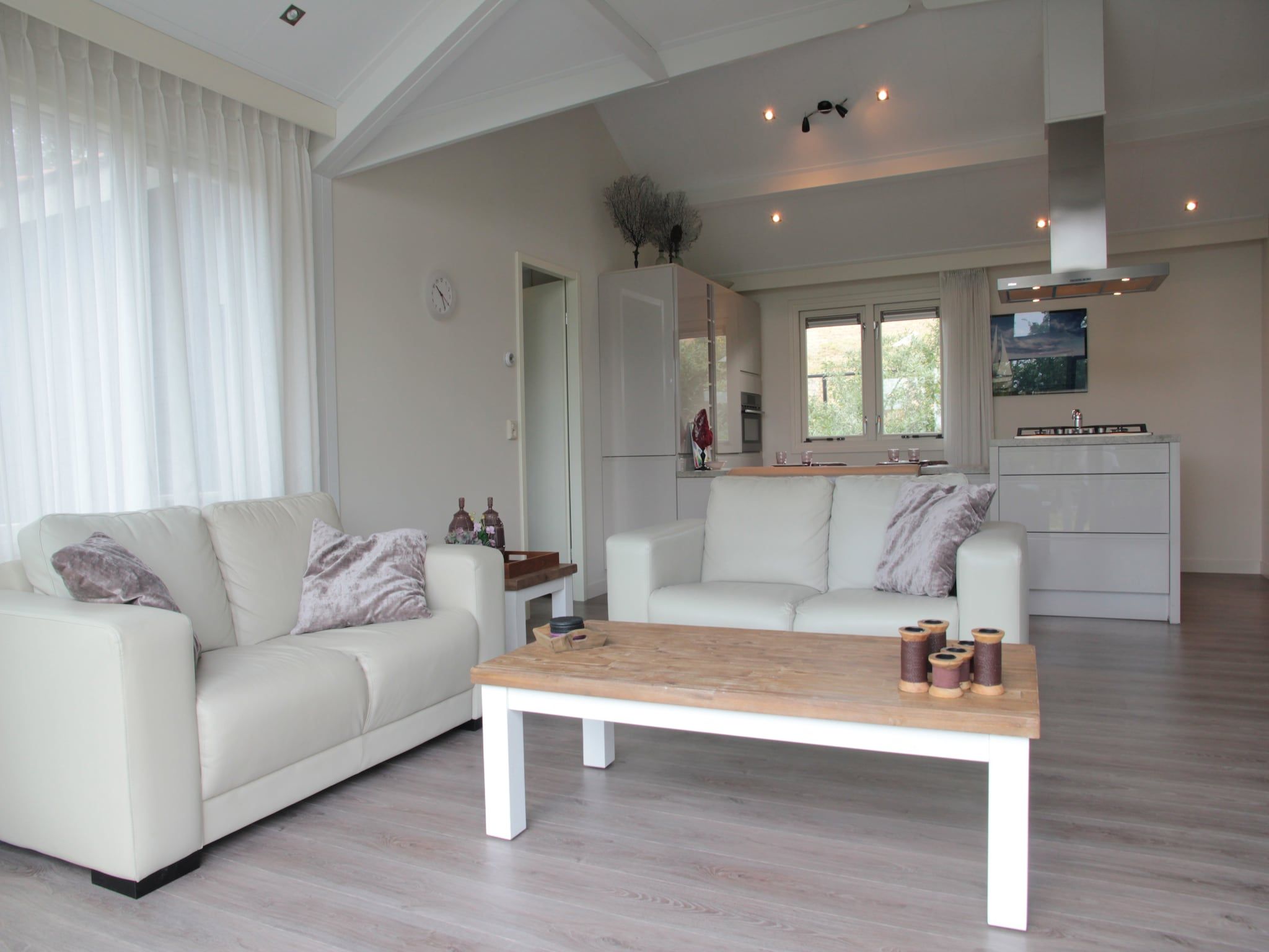 De woonkamer van Sunny Oosterschelde in Kattendijke