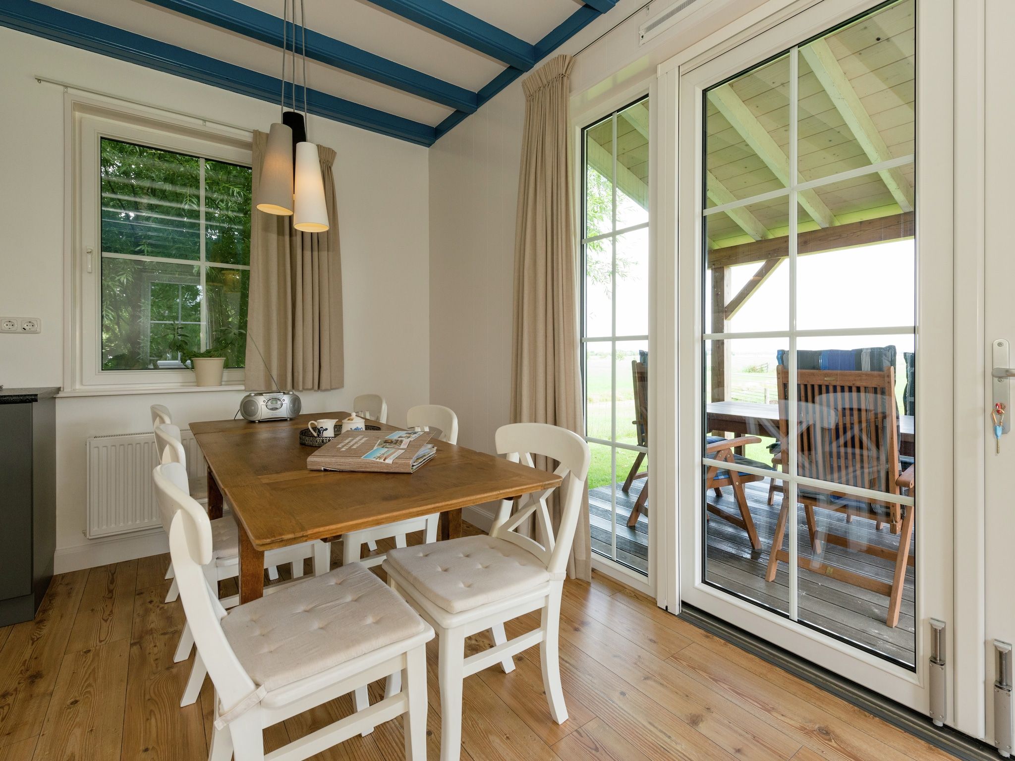 De eetkamer van Opvakantiebijdeboer in Schellinkhout