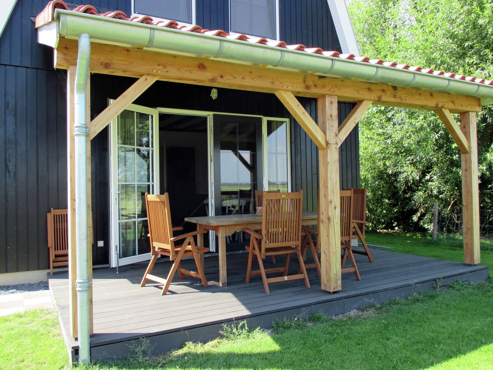 De tuin van Opvakantiebijdeboer in Schellinkhout