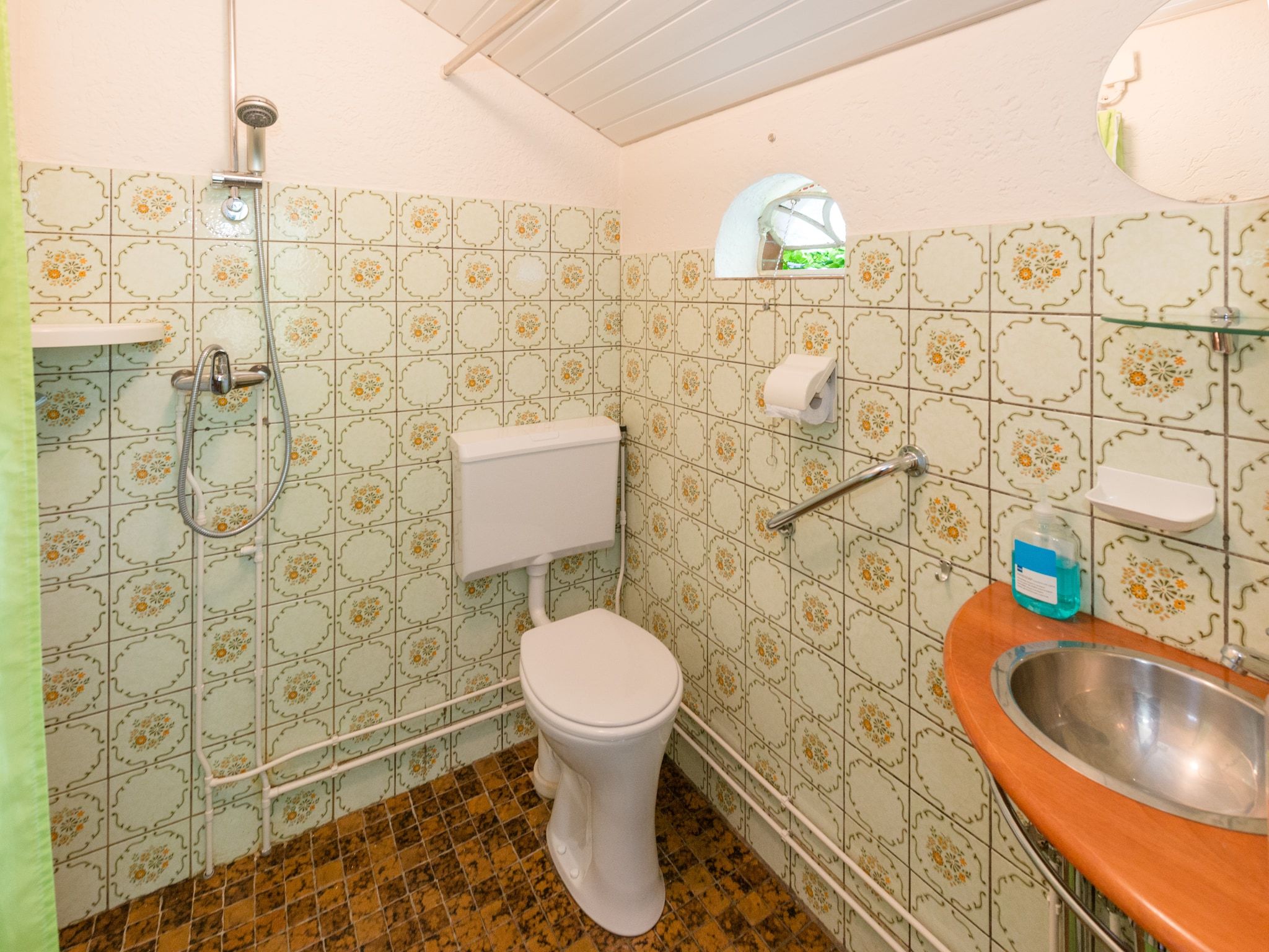 De badkamer van De Merel in Den ham