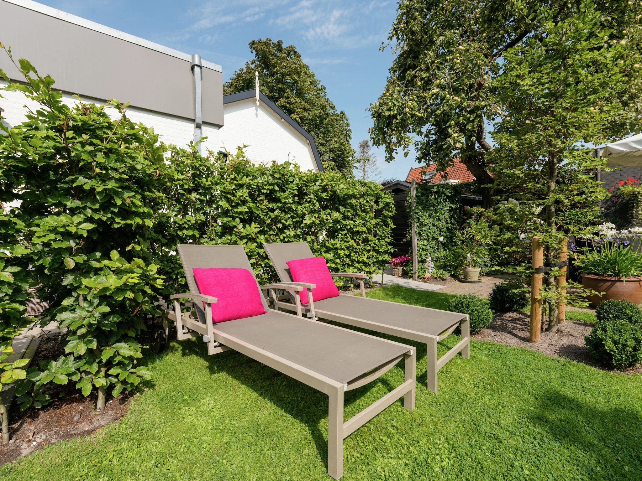 De tuin van Hof van Craeck II in Bergen
