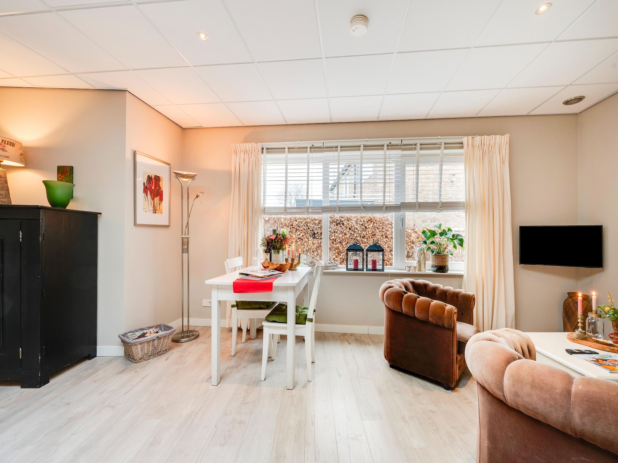 De woonkamer van Hof van Craeck II in Bergen