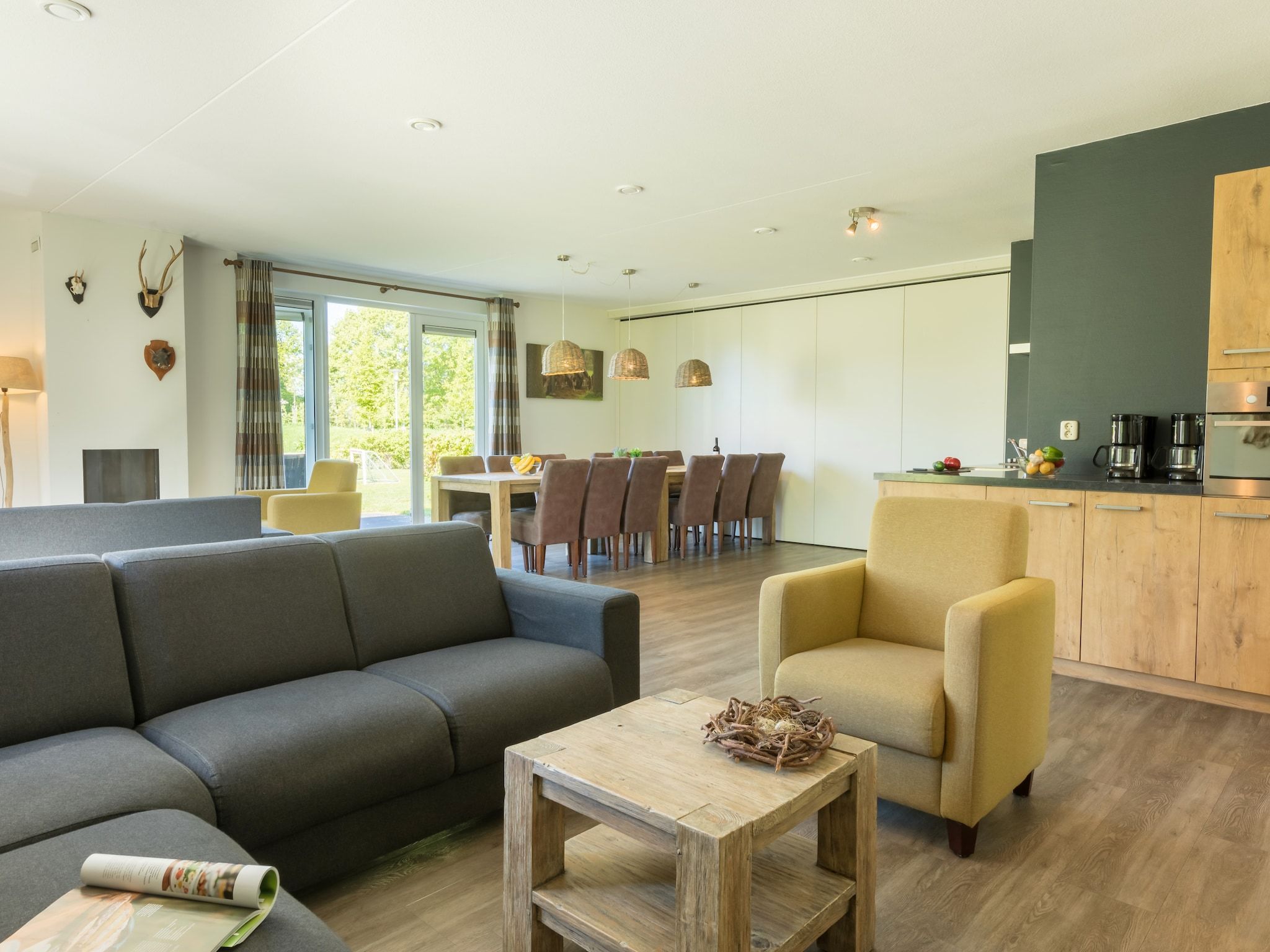 De woonkamer van Résidence de Weerribben 1 in Paasloo