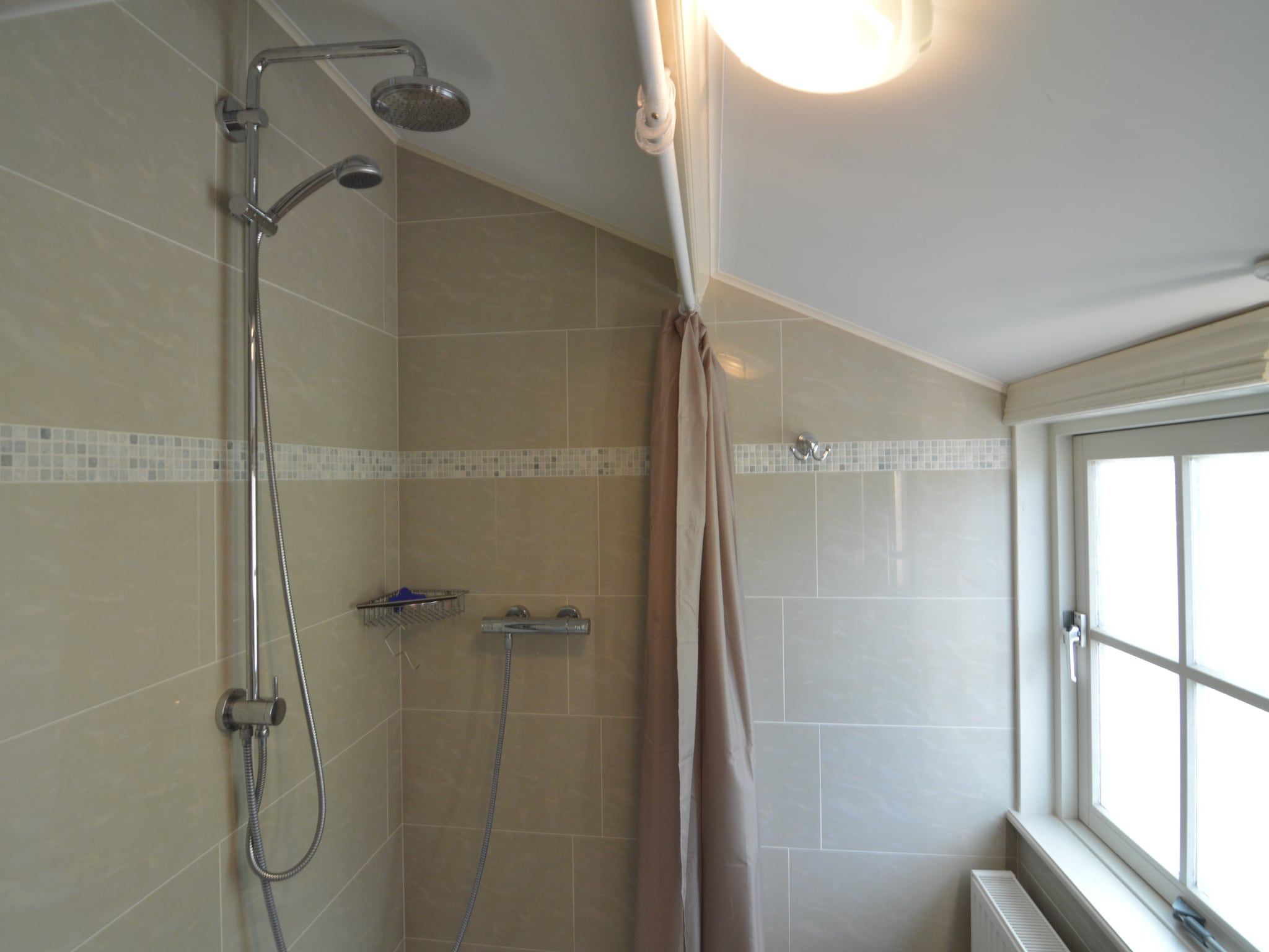 De badkamer van Knook in Nieuwvliet