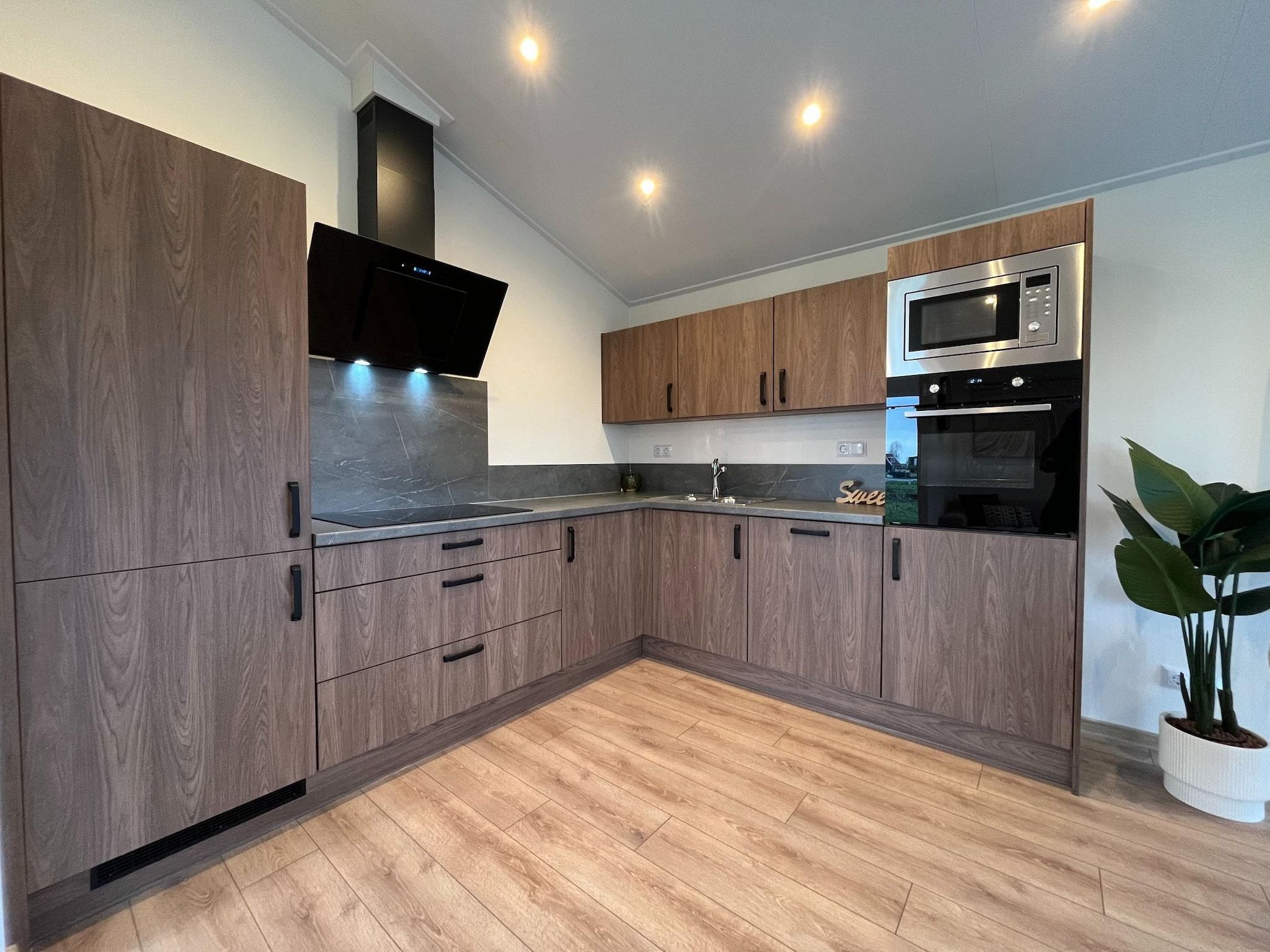 De keuken van Waaghuys  6 personen in West-Graftdijk