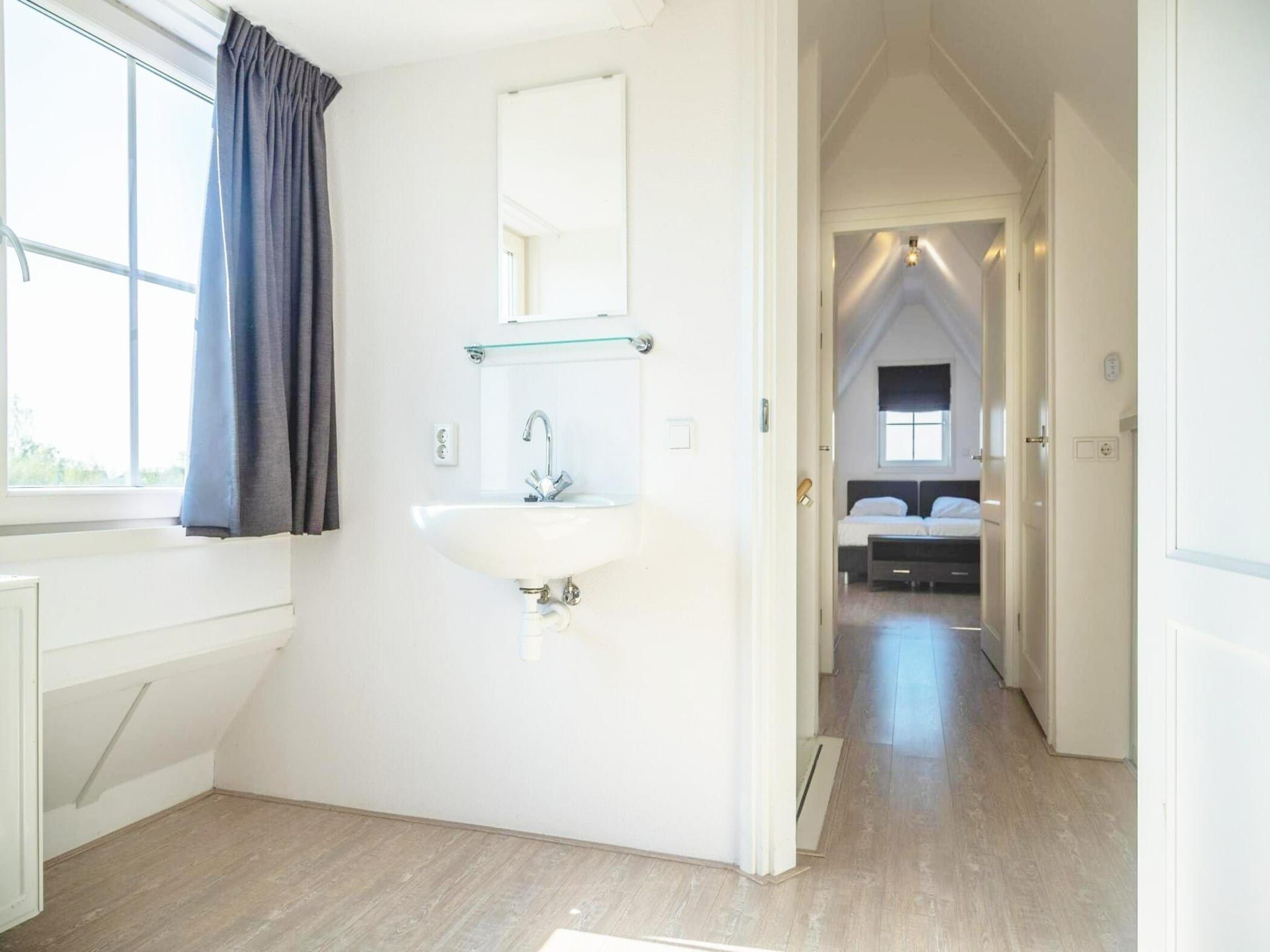 De badkamer van Markerkade  6 personen in West-Graftdijk