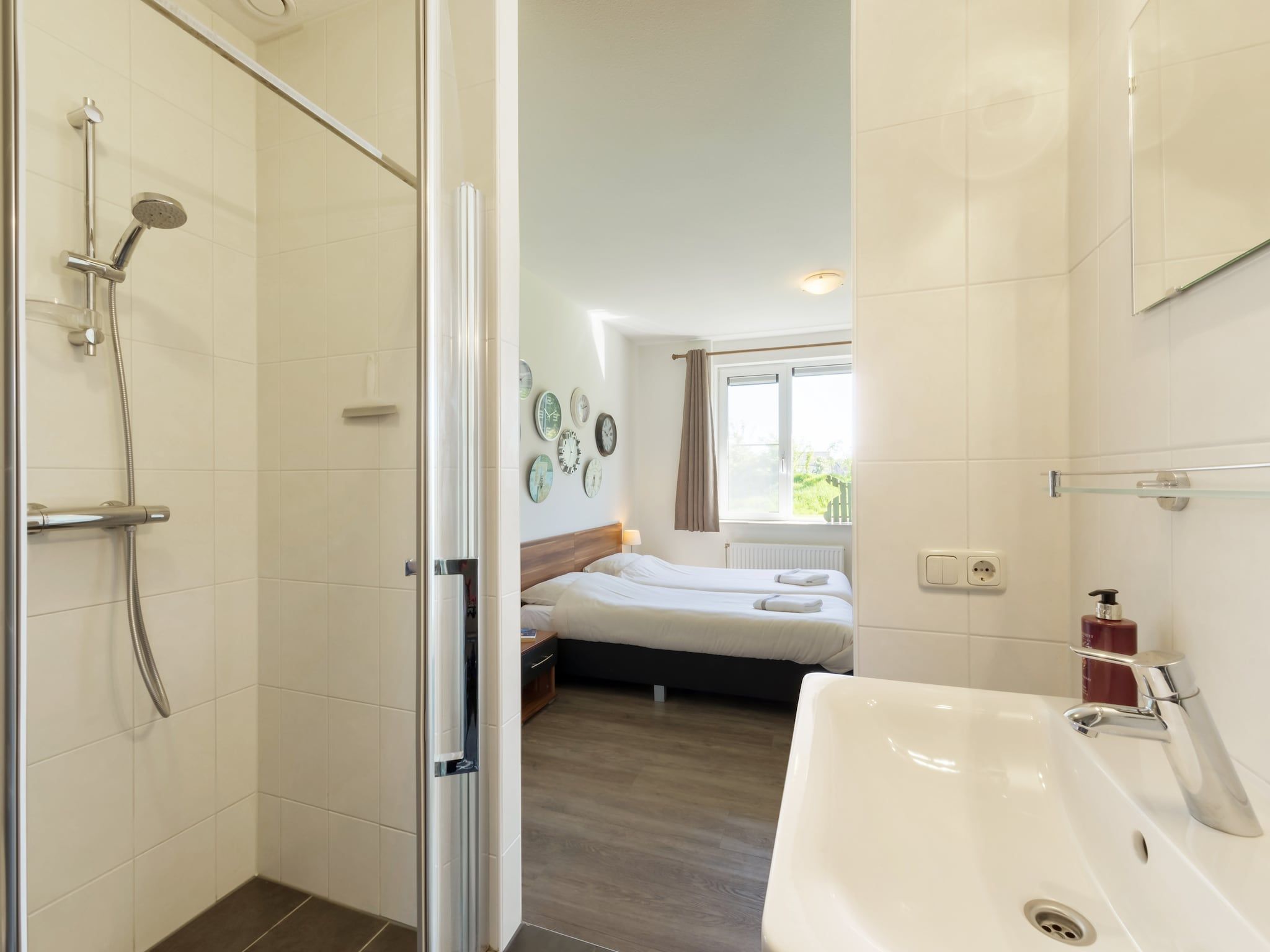 De badkamer van Résidence de Weerribben 3 in Paasloo