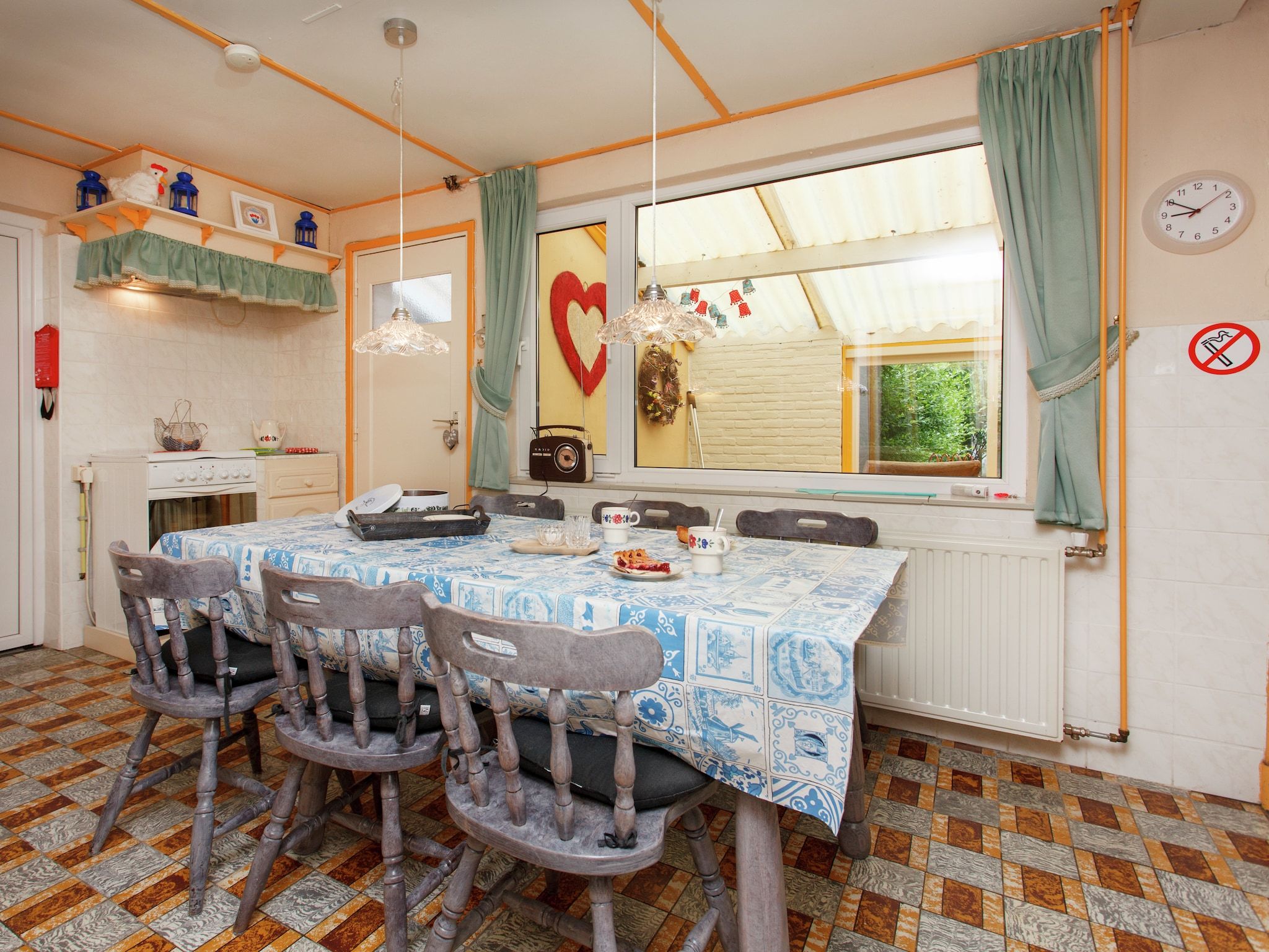 De eetkamer van Bi-j Moppe Door in Nederweert Eind