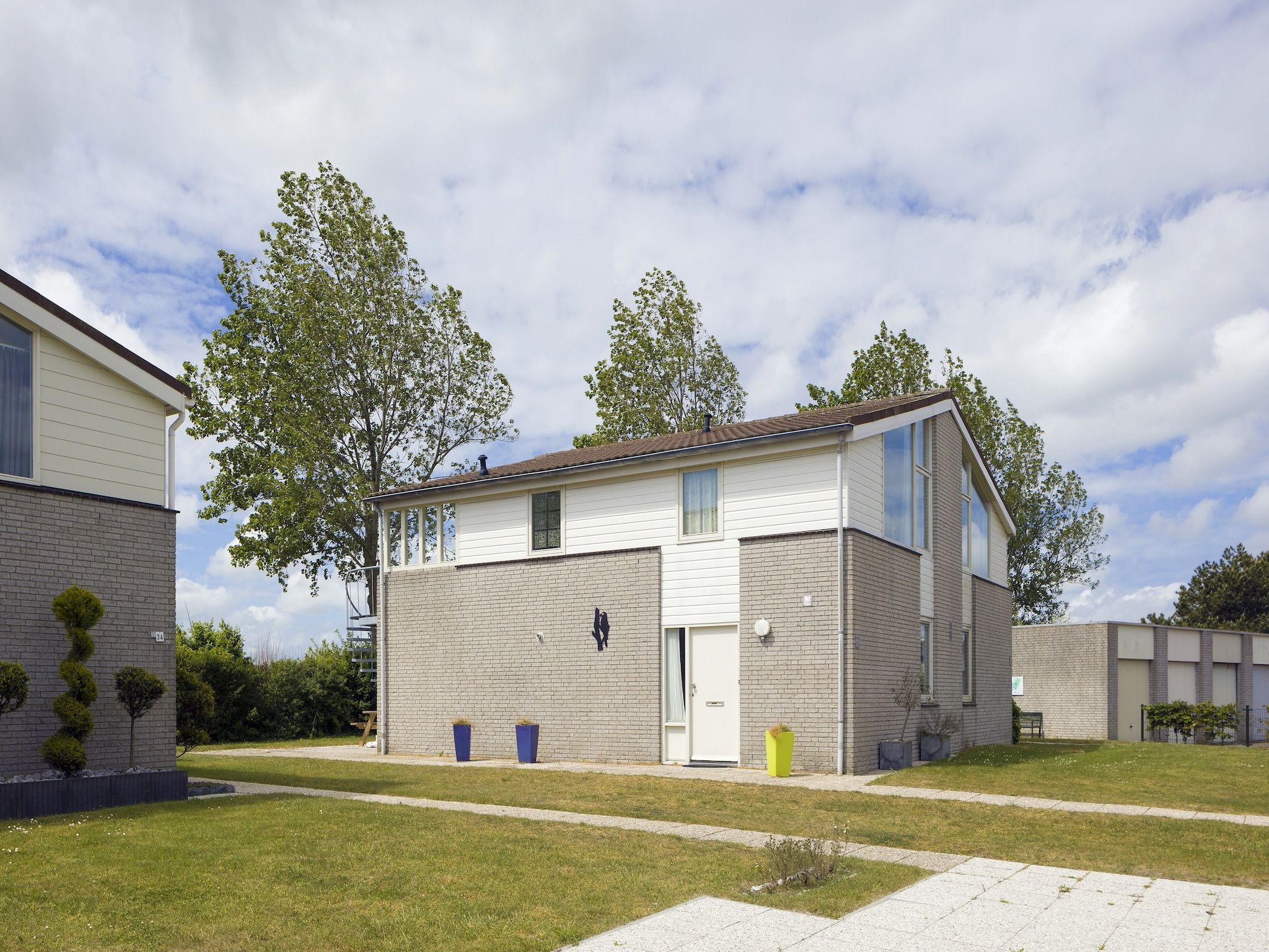 De buitenkant van Roompot Beach Resort 20 in Kamperland