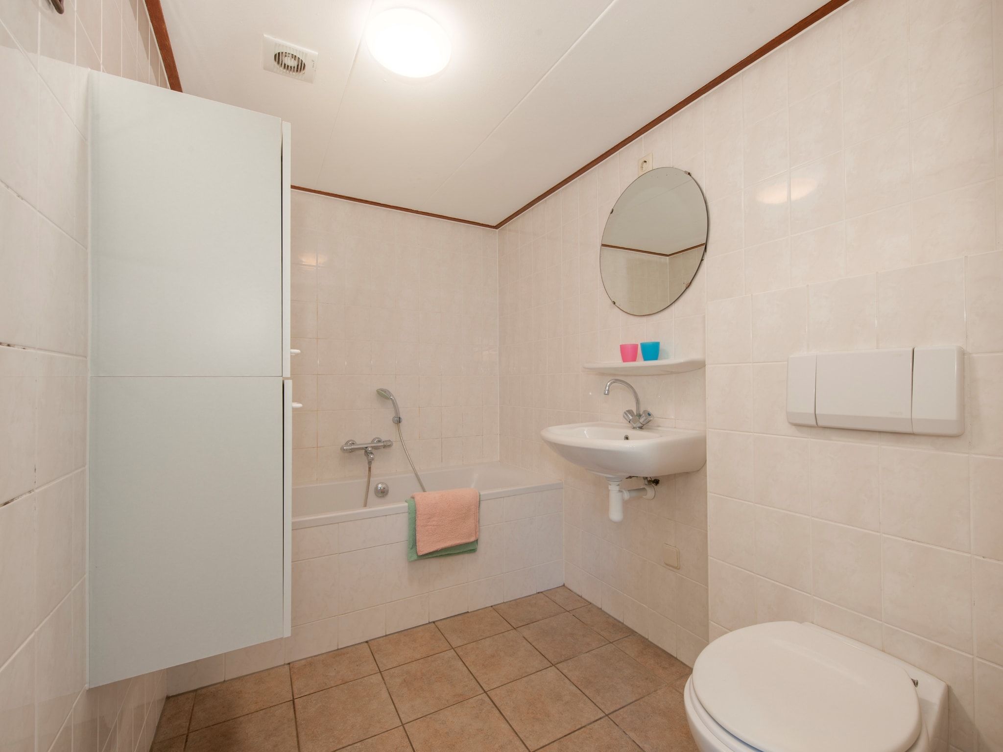 De badkamer van Roompot Beach Resort 11 in Kamperland