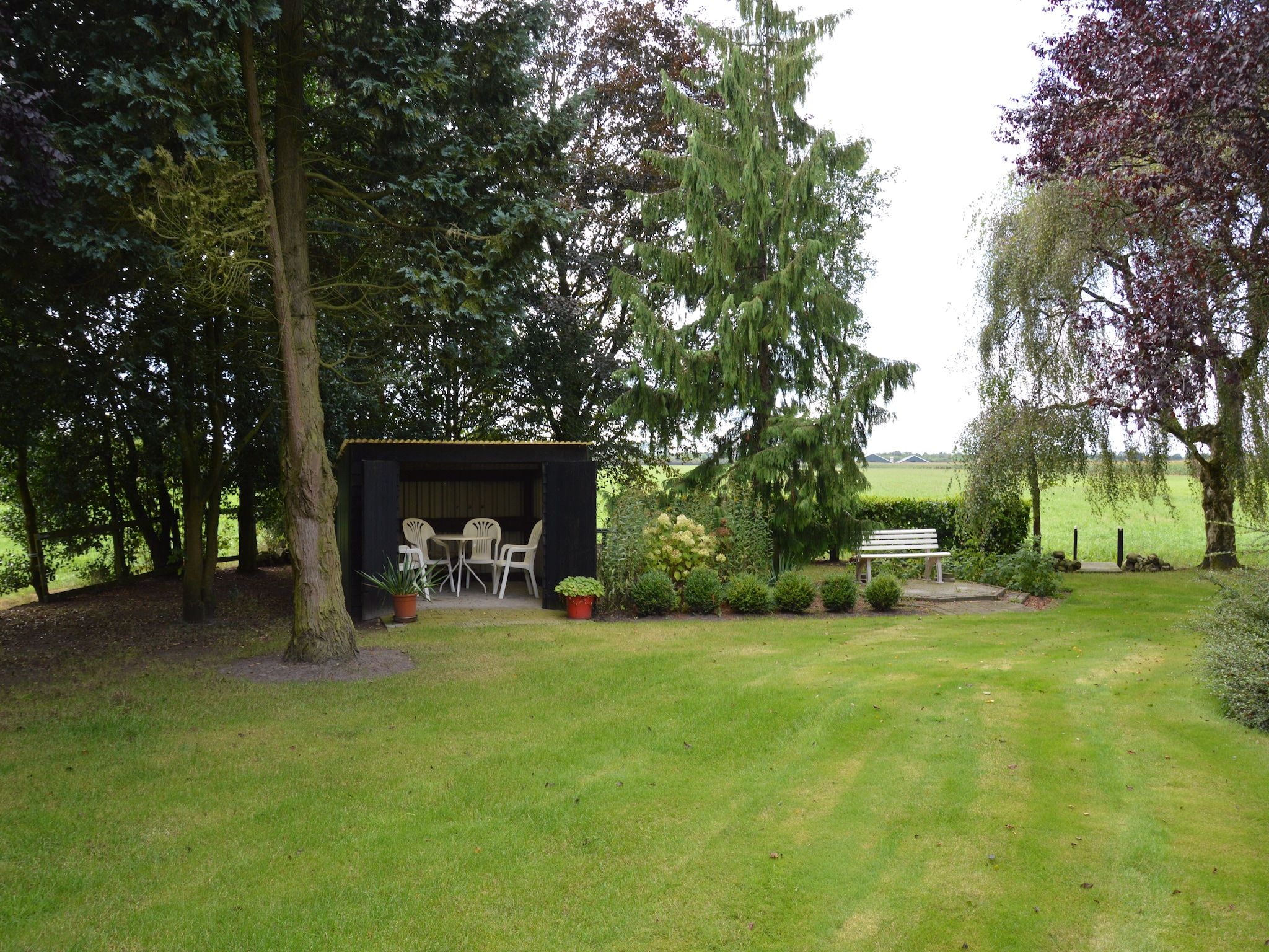 De tuin van De Drentsche Patrijs in Mantinge