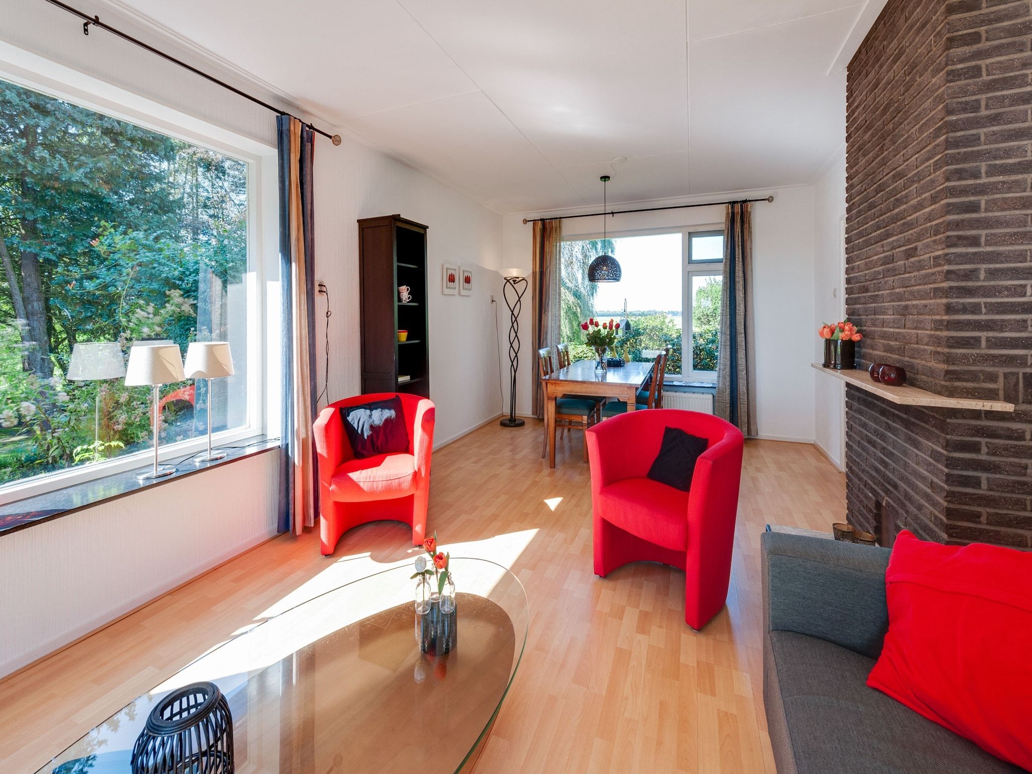 De woonkamer van De Drentsche Patrijs in Mantinge