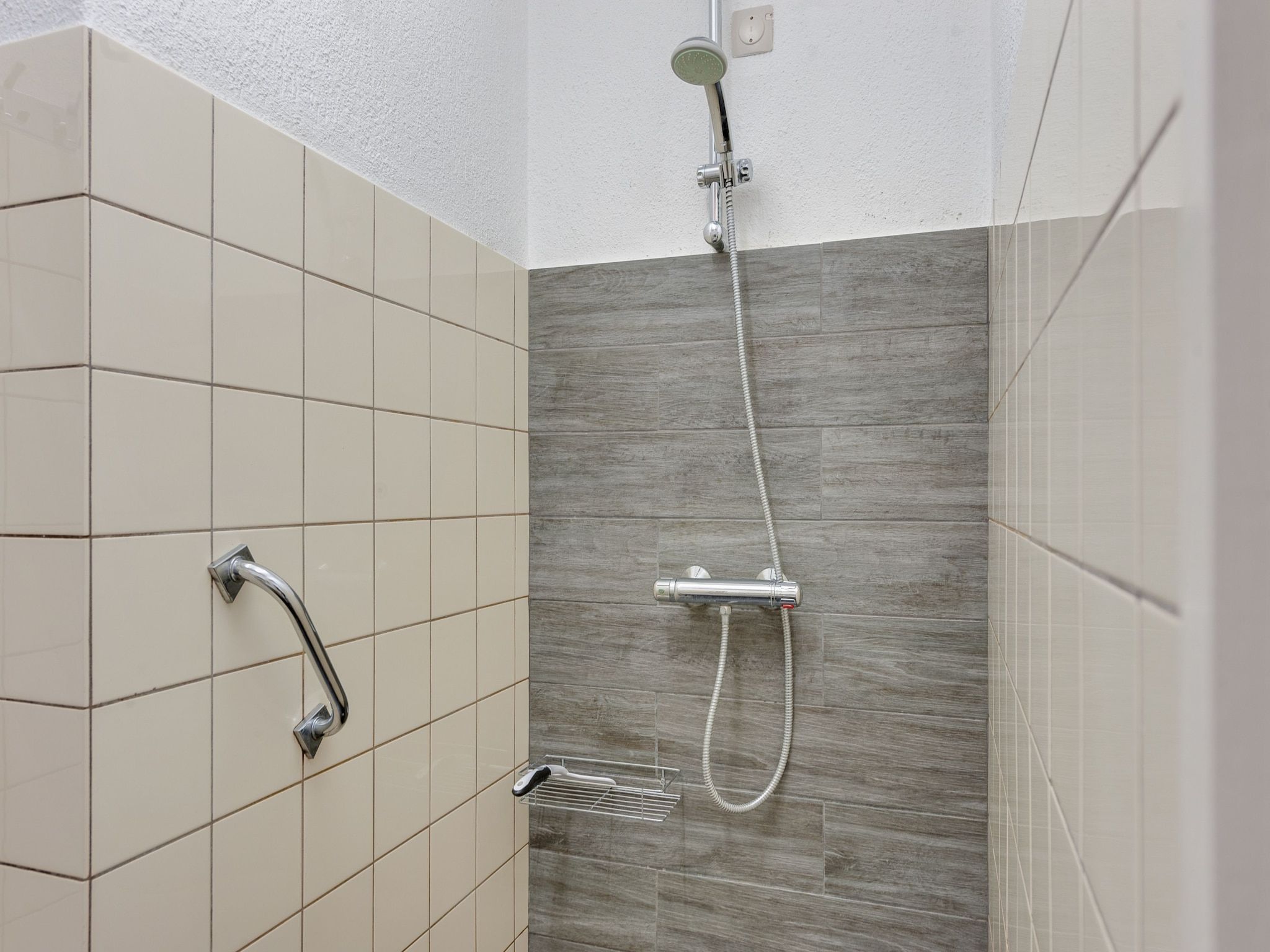 De badkamer van De Drentsche Patrijs in Mantinge