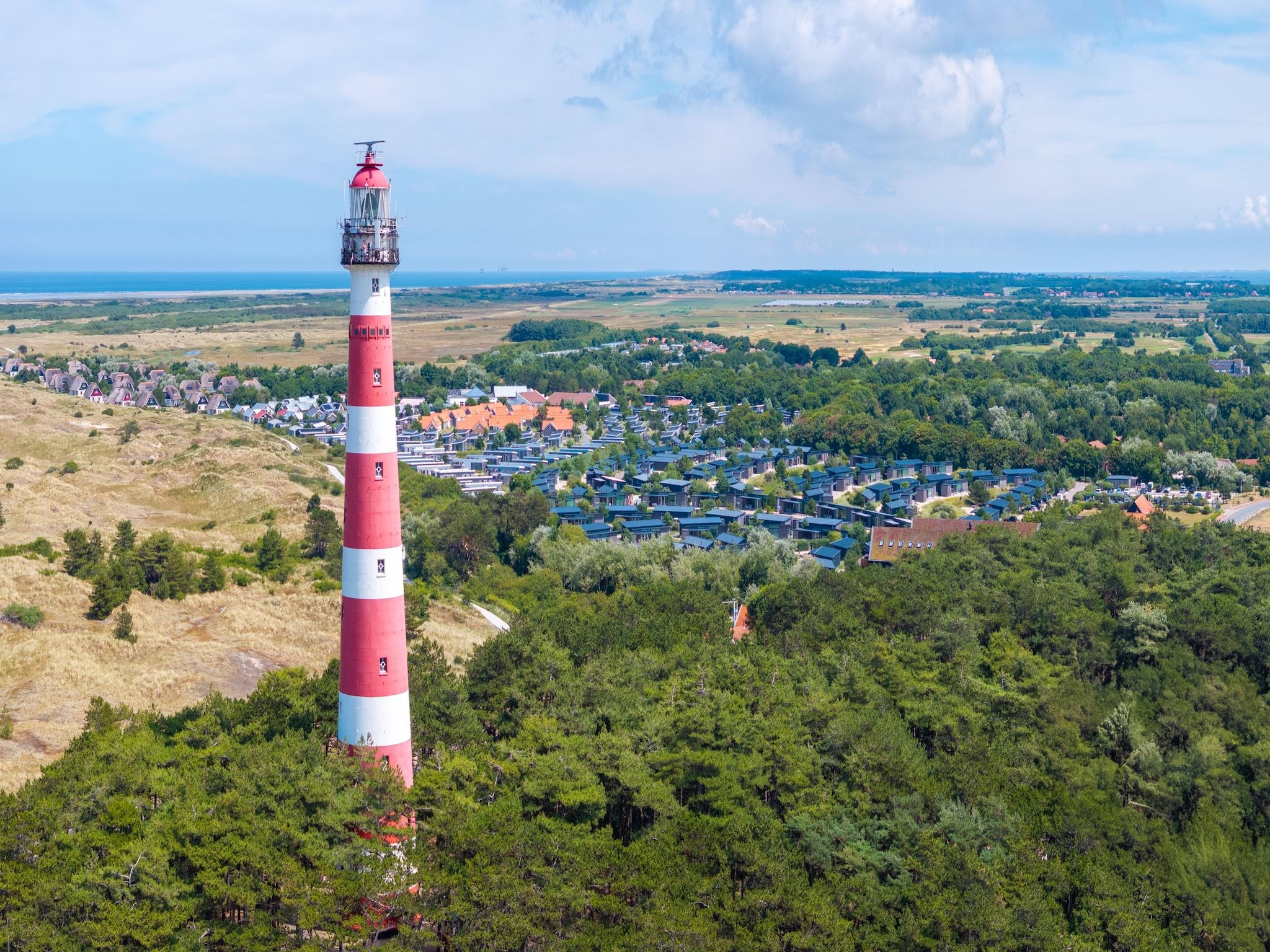 Parkfaciliteiten bij Boomhiemke Duinbungalow 4 in Hollum