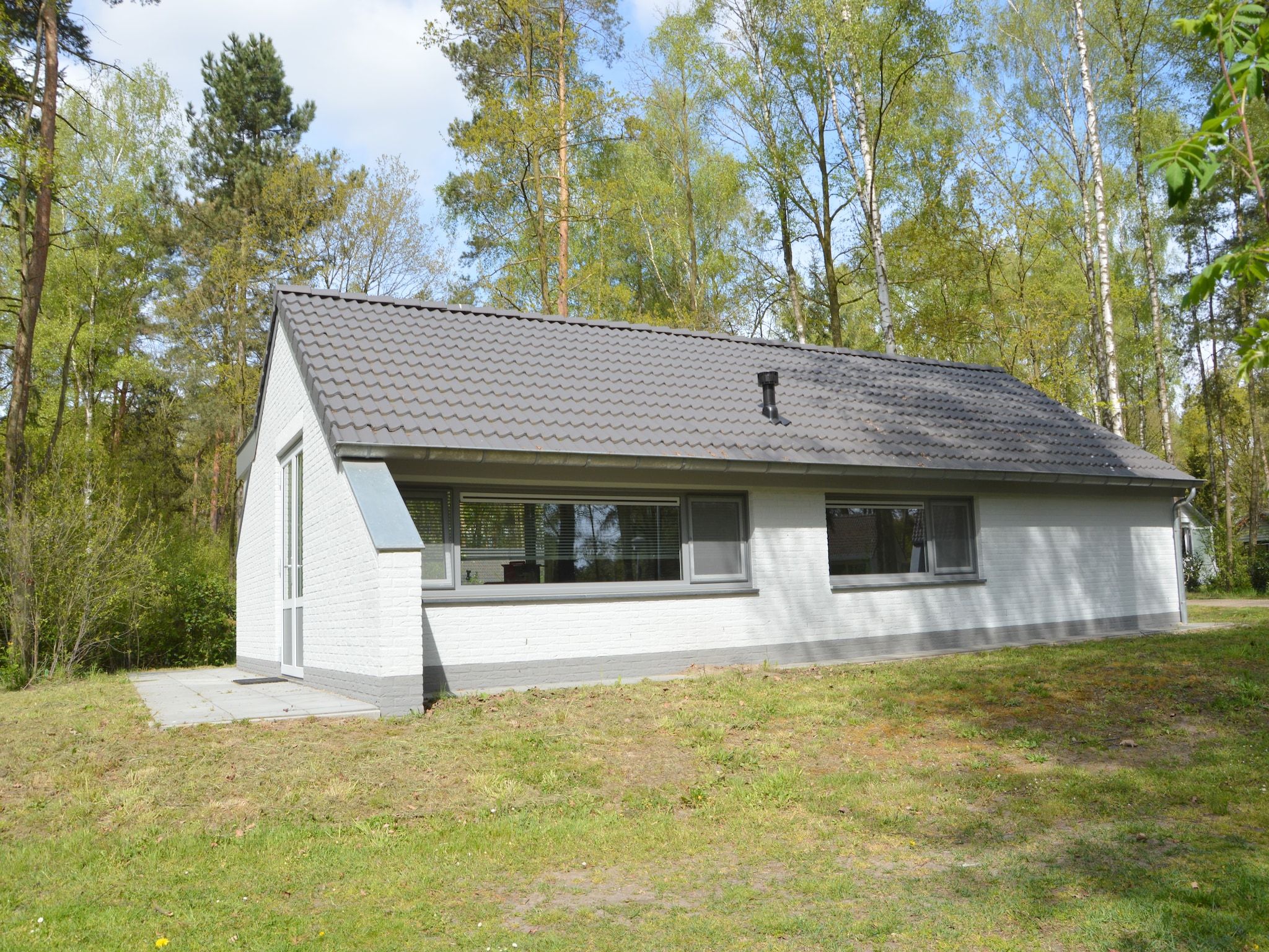 De buitenkant van Bungalow 5 in Stramproy