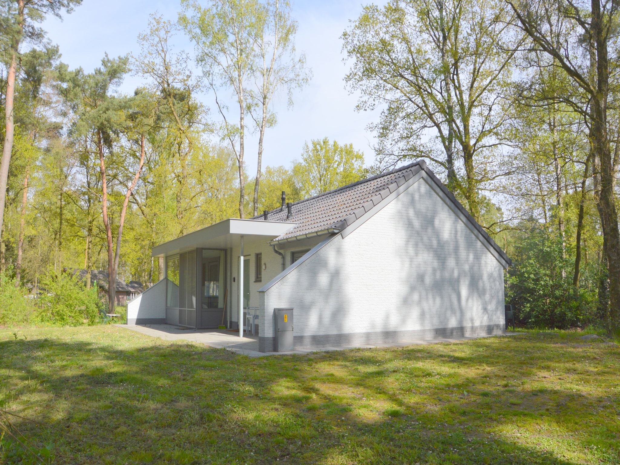 De buitenkant van Bungalow 4 in Stramproy