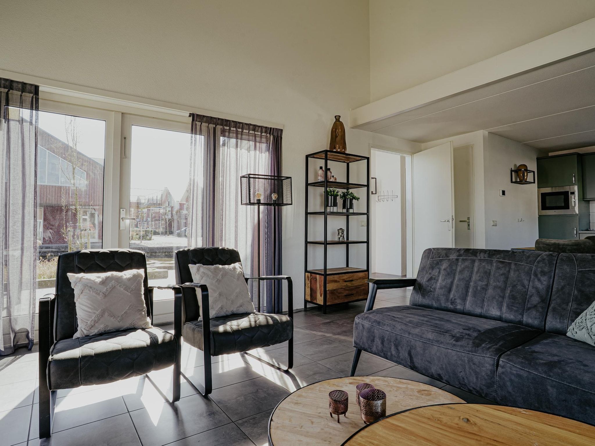 De woonkamer van Waterpark de Meerparel 2 in Uitgeest