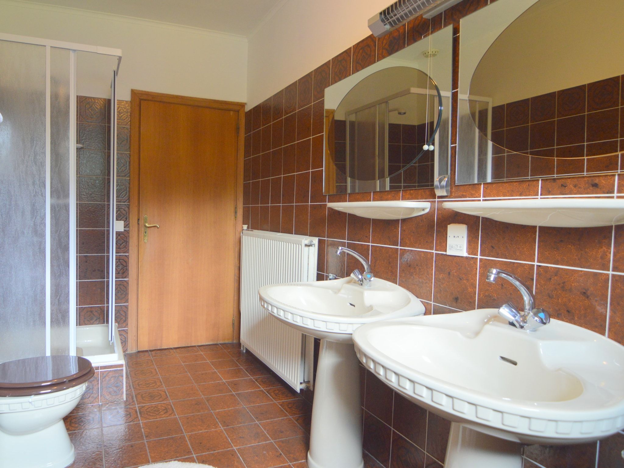 De badkamer van De Sjuur in Sweikhuizen