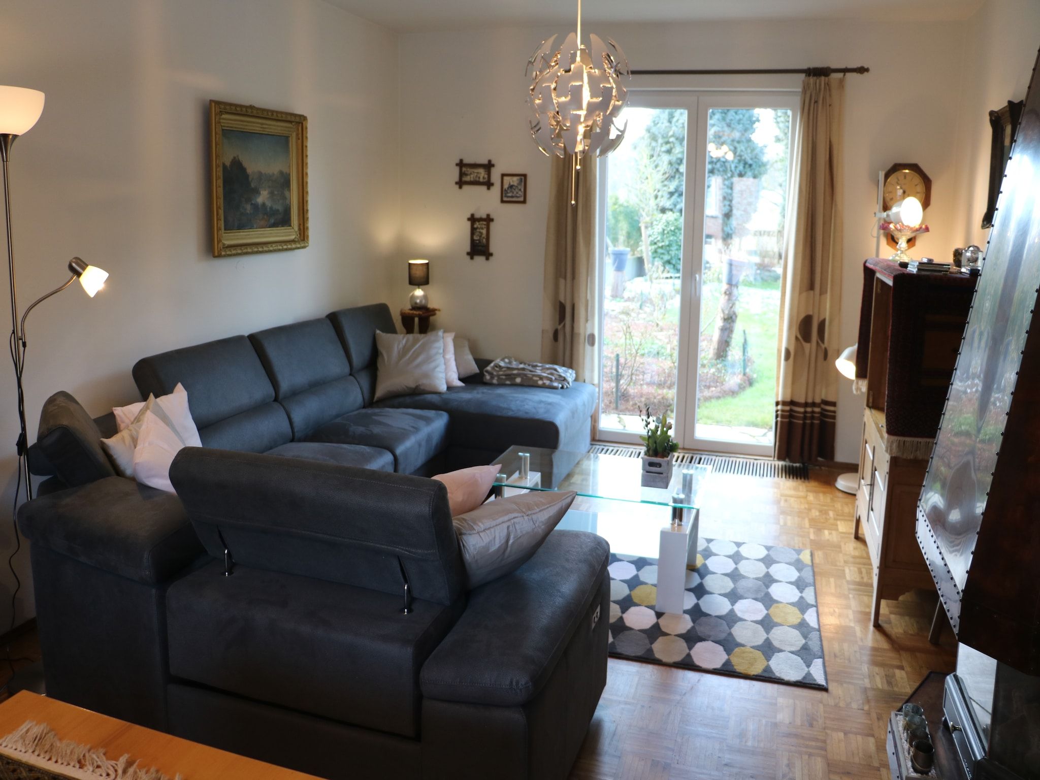 De woonkamer van De Sjuur in Sweikhuizen