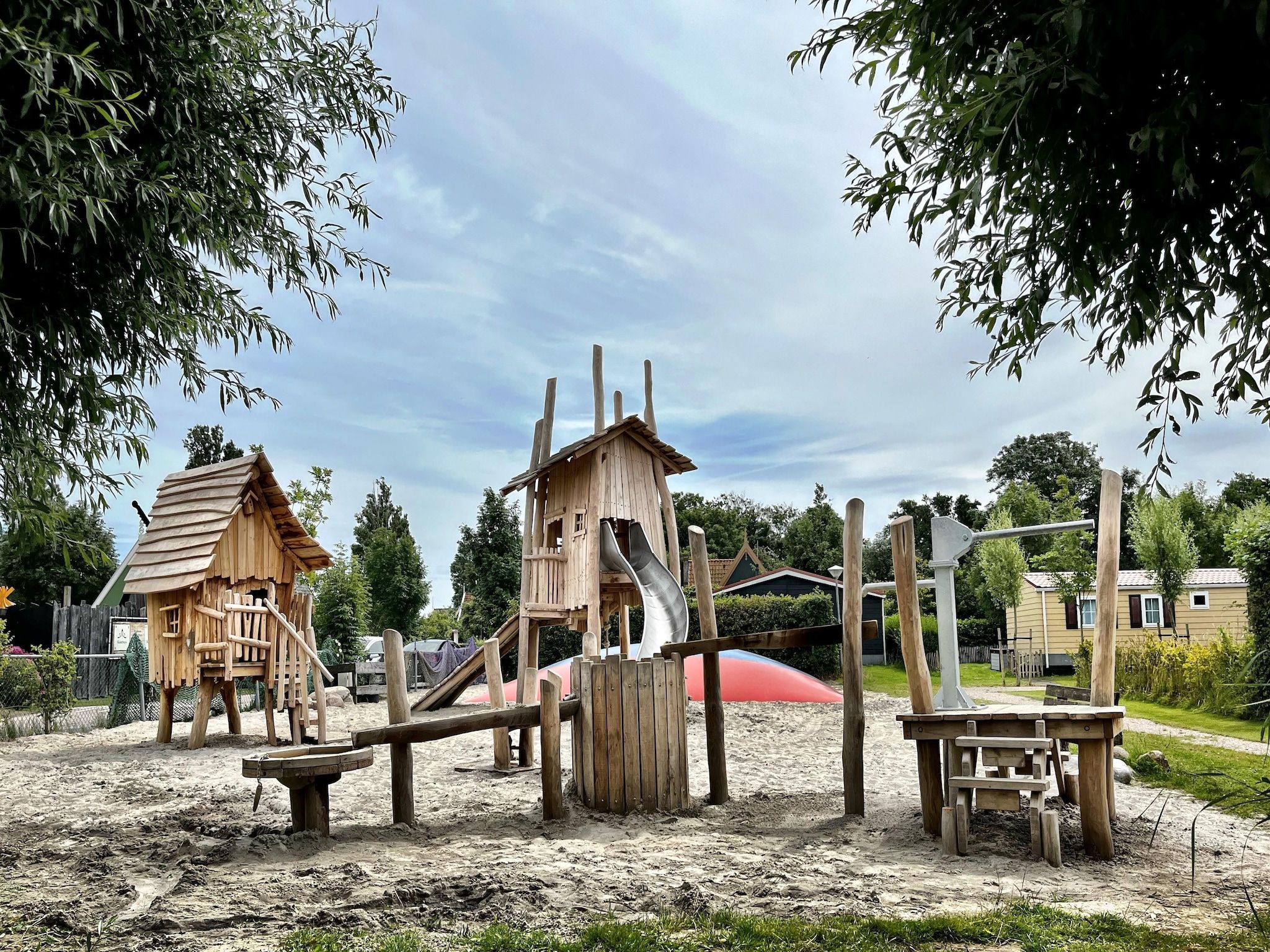 Parkfaciliteiten bij Recreatiepark Wiringherlant - Wiringher Chalet 10 in Hippolytushoef