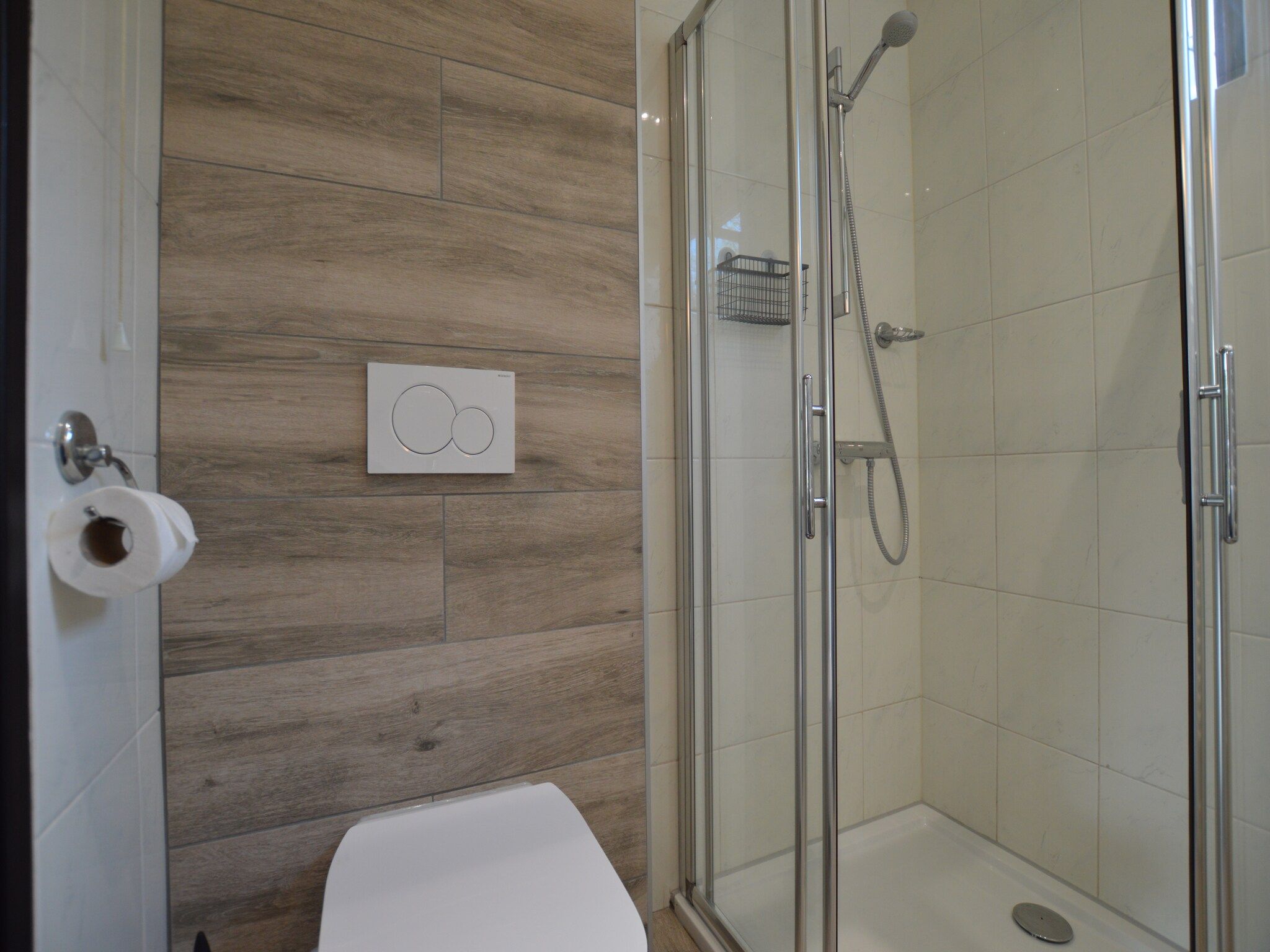 De badkamer van Bungalows 48 en 49 in Stramproy