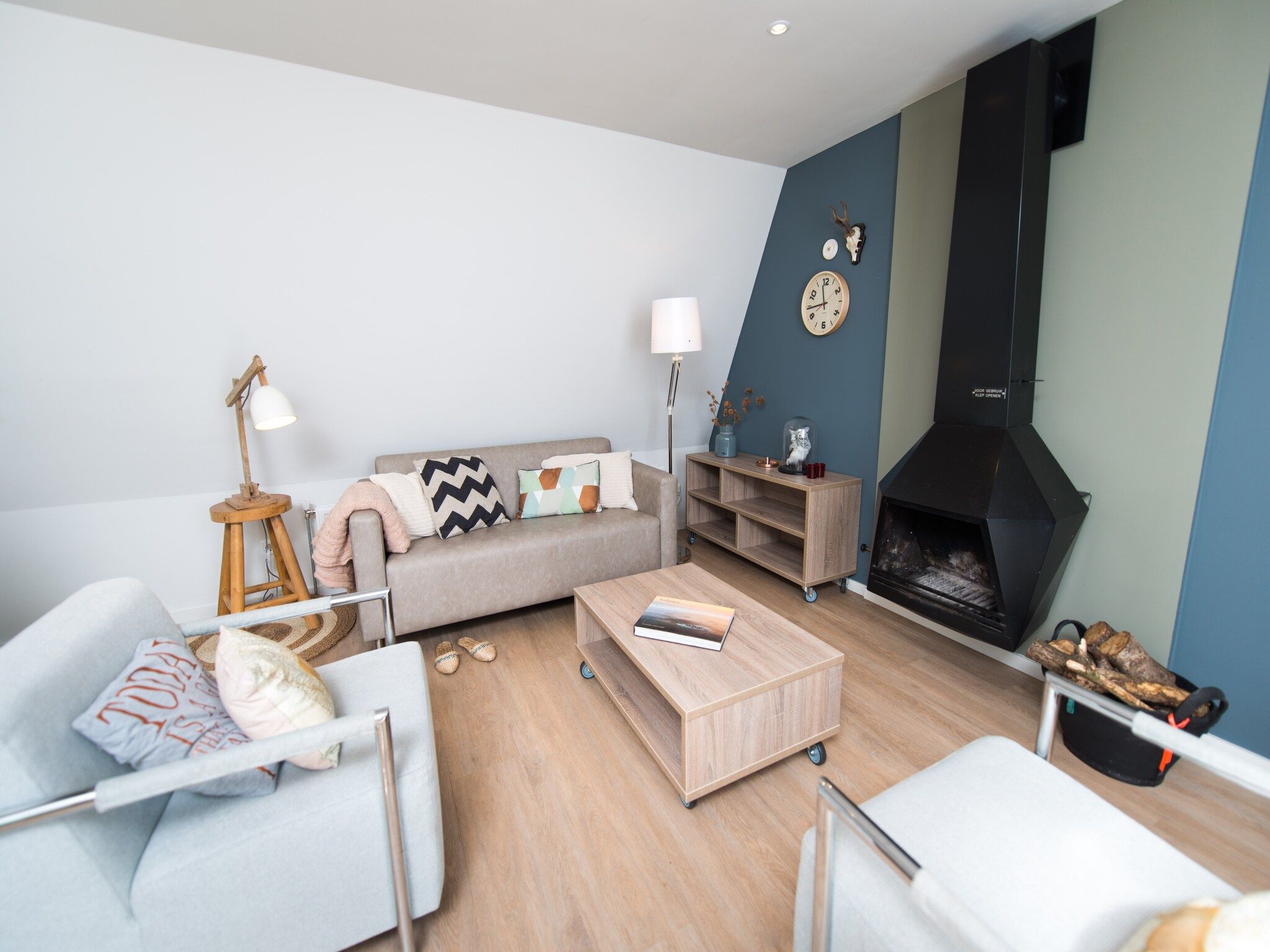 De woonkamer van Bungalowpark Hoenderloo 5 in Hoenderloo