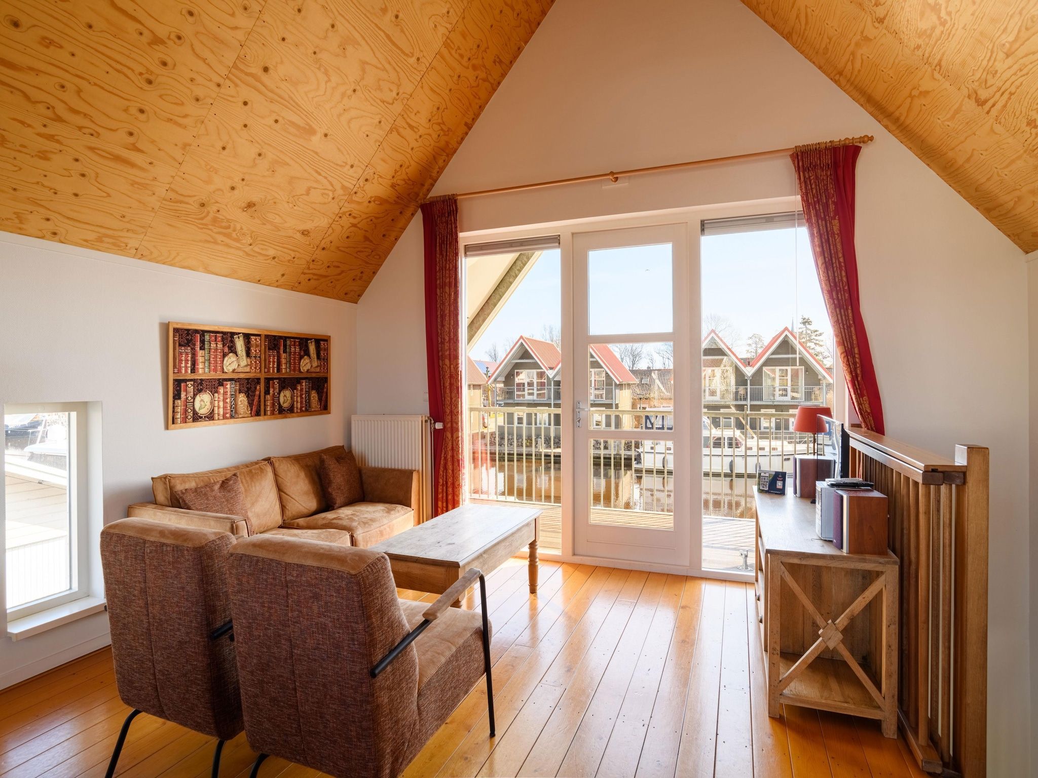 De woonkamer van Havenresort Terherne 1 in Terherne