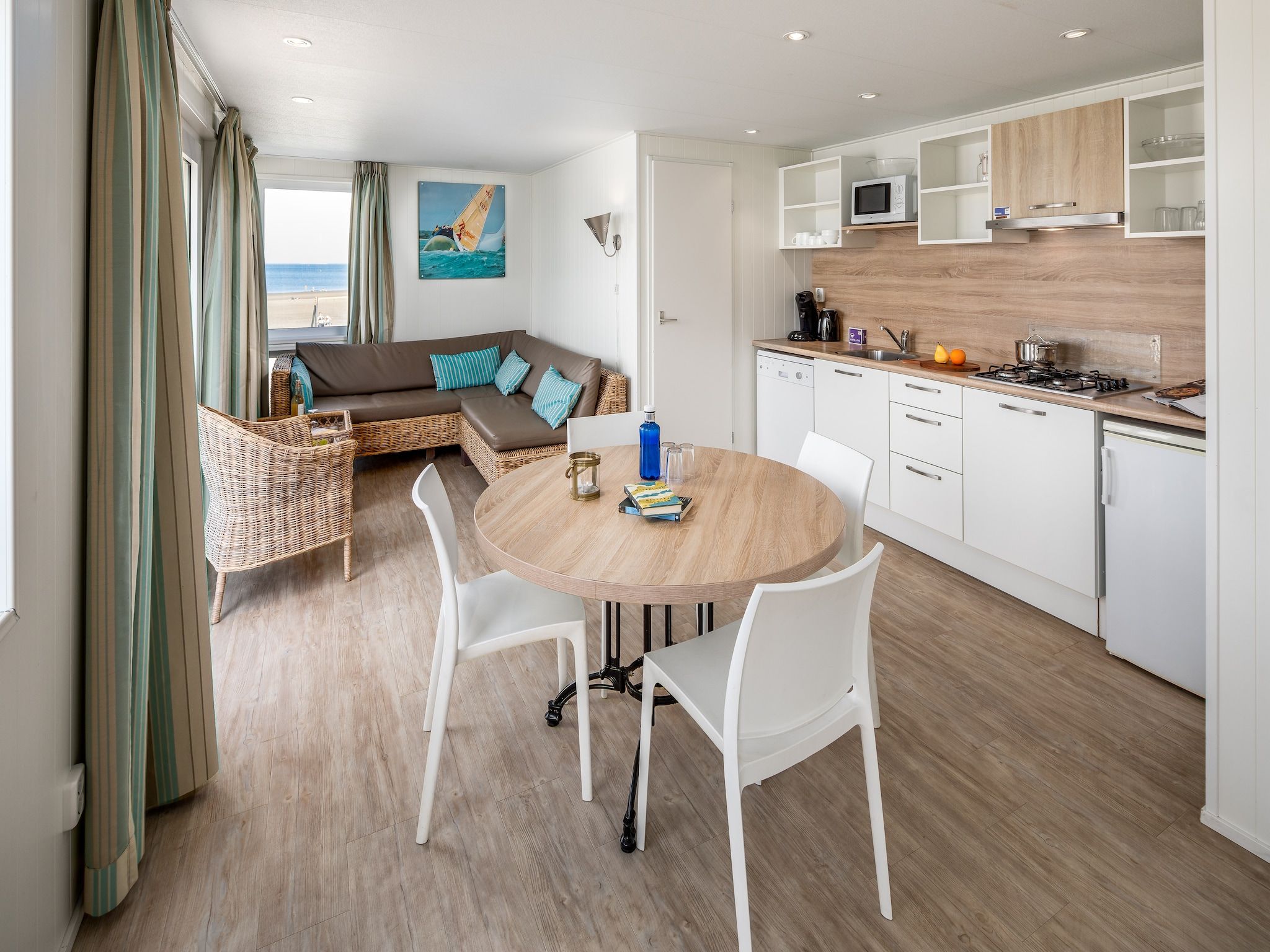 De woonkamer van Vakantiepark Beach Resort 6 in Kamperland