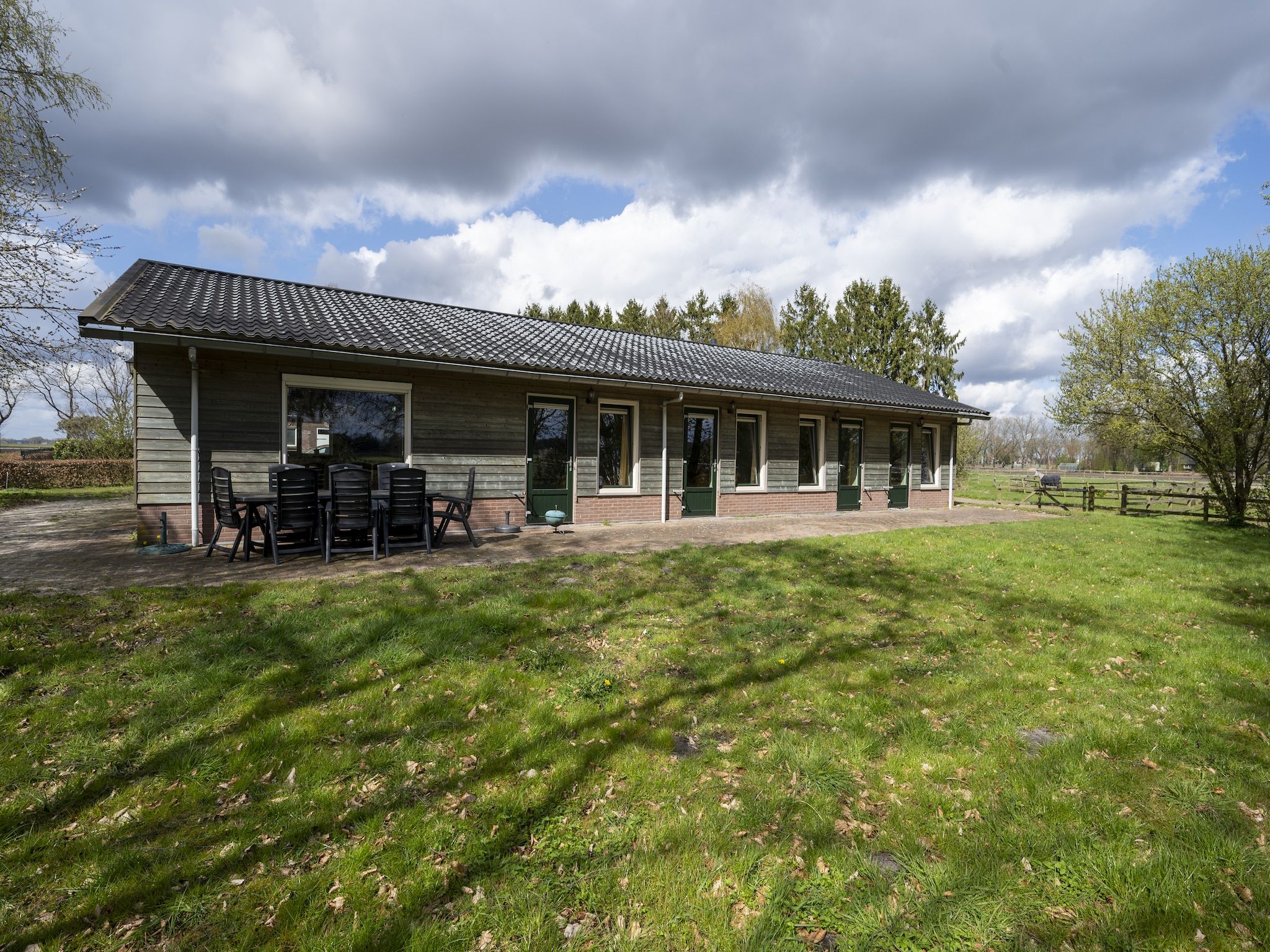 De buitenkant van De Kibbelhoeve in Kibbelveen