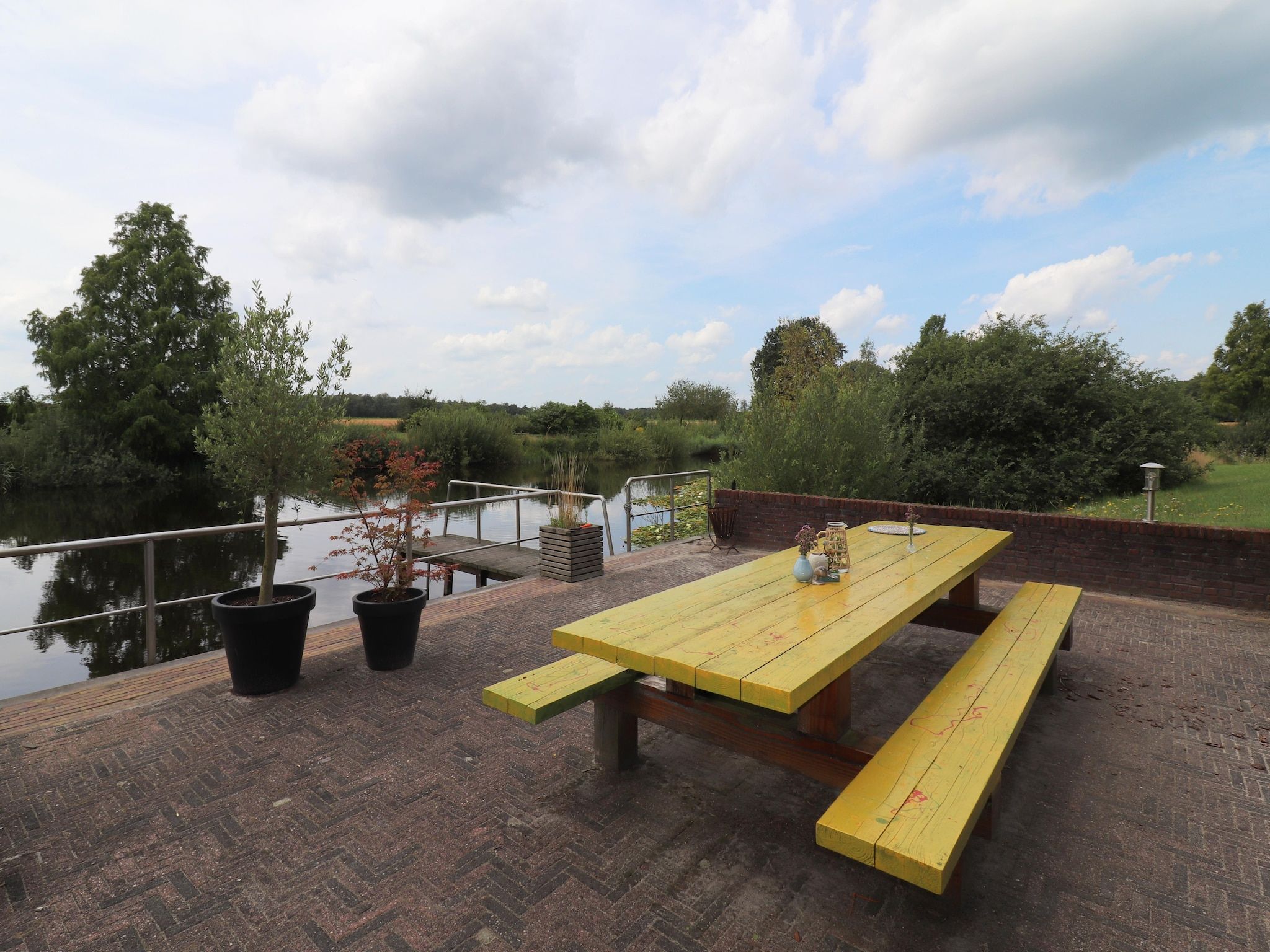 Het terras van Landgoed de Klimberg in Rheezerveen