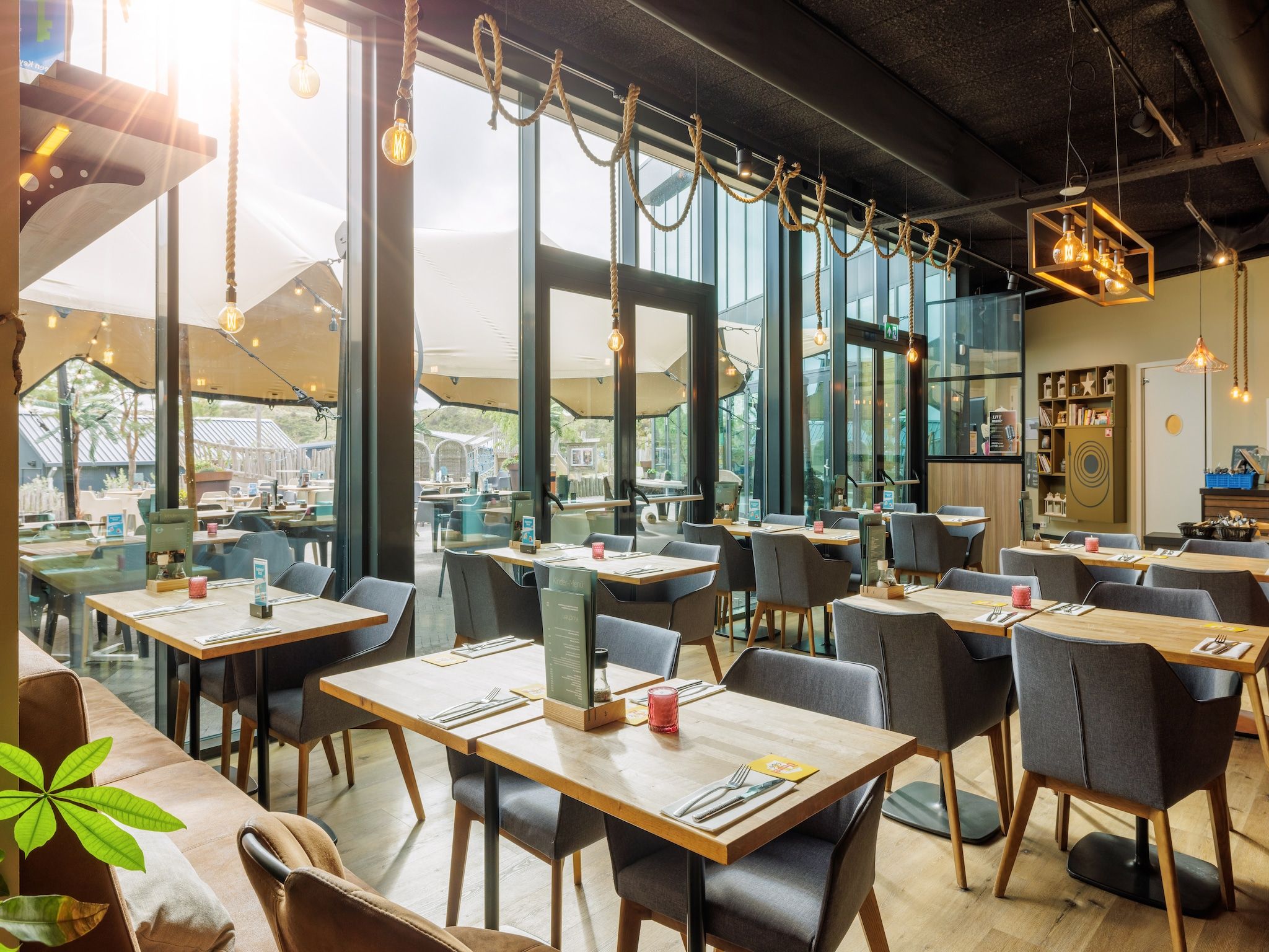 Parkfaciliteiten bij Sea Lodges Bloemendaal 5 in Bloemendaal