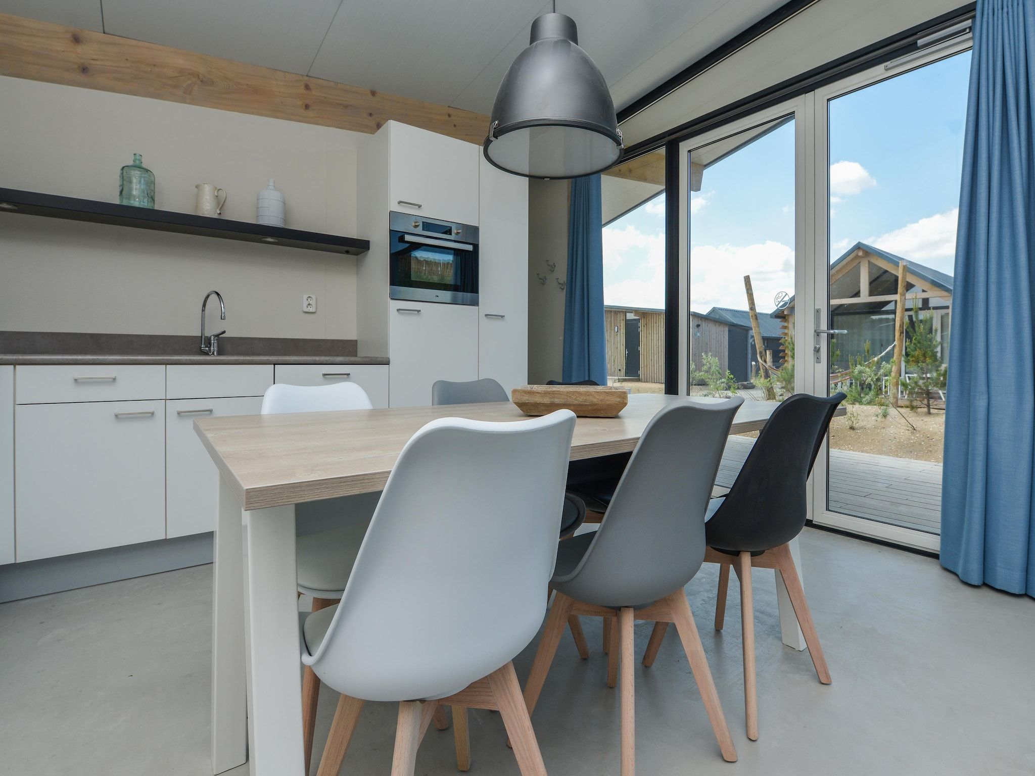 De keuken van Sea Lodges Bloemendaal 5 in Bloemendaal