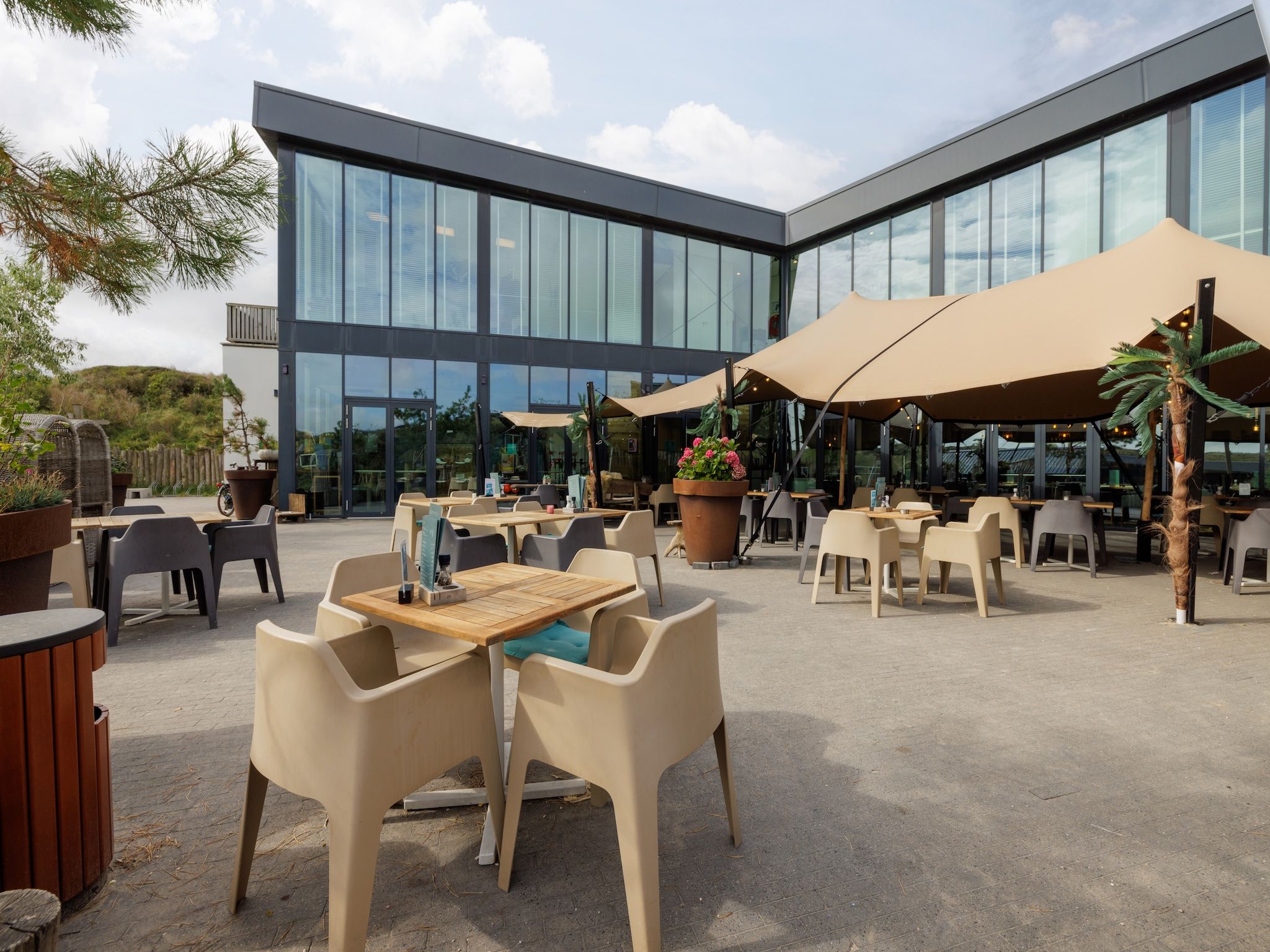 Parkfaciliteiten bij Sea Lodges Bloemendaal 3 in Bloemendaal