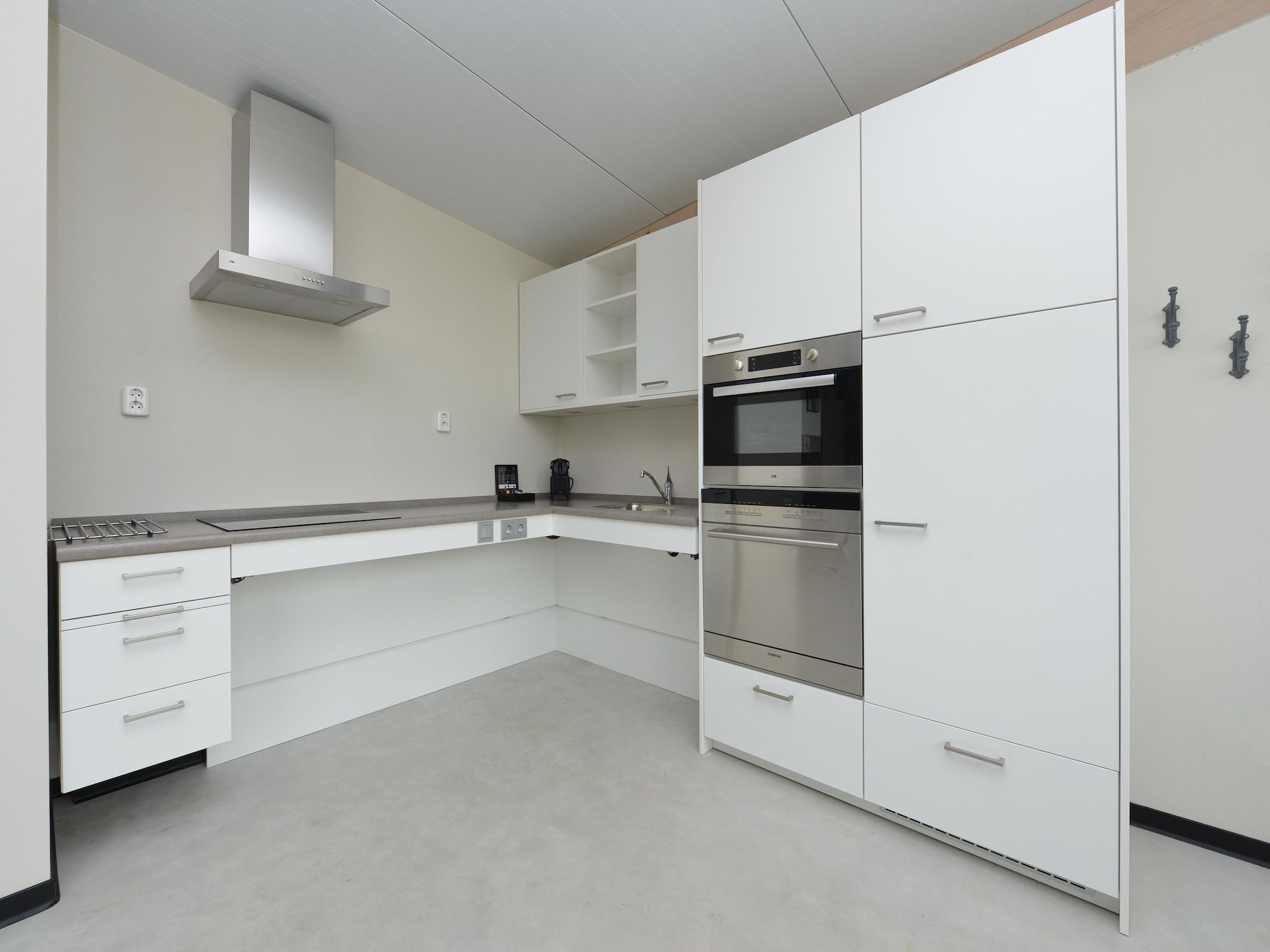 De keuken van Sea Lodges Bloemendaal 4 in Bloemendaal