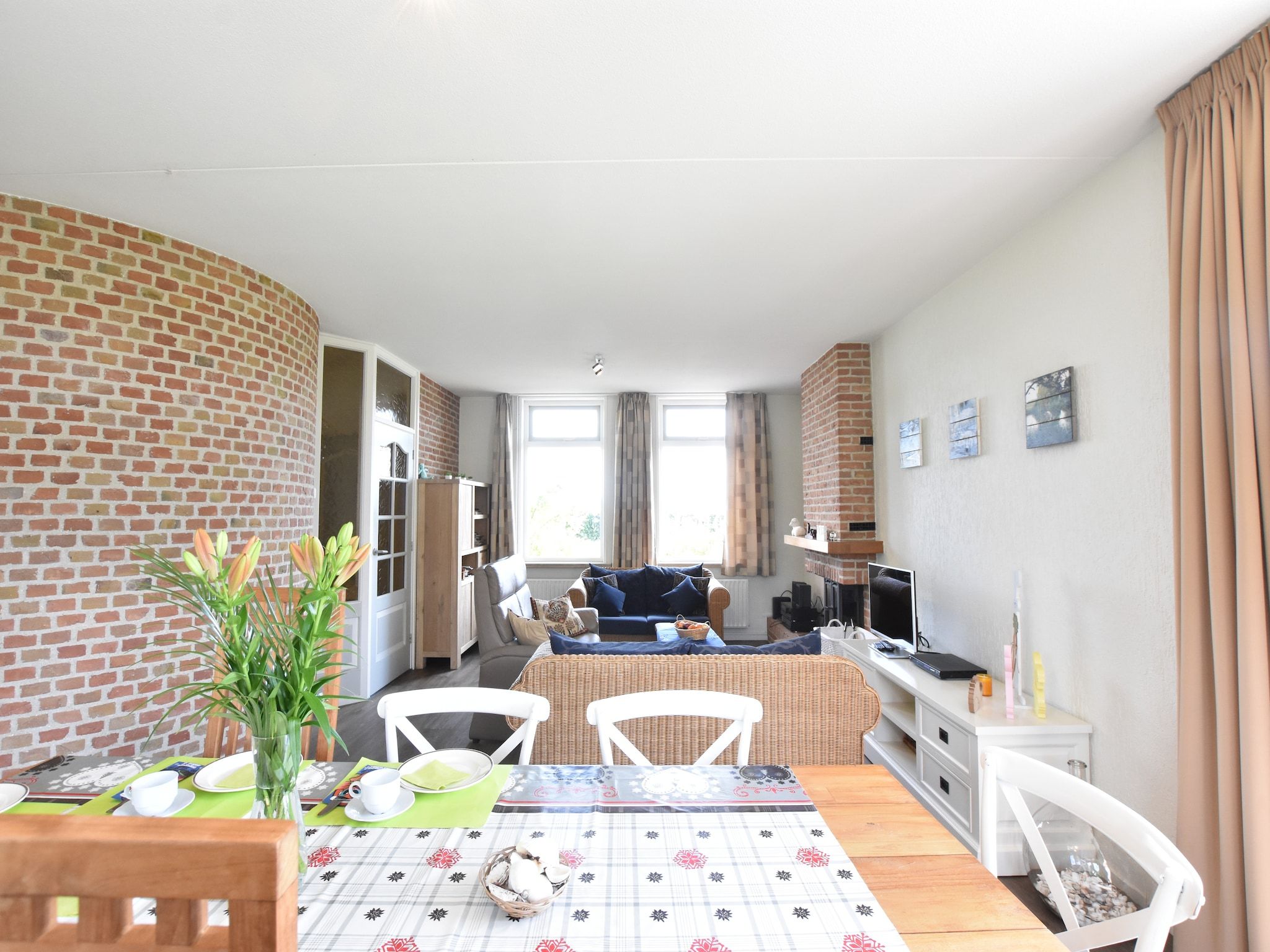 De eetkamer van De Biezenknop in Eede