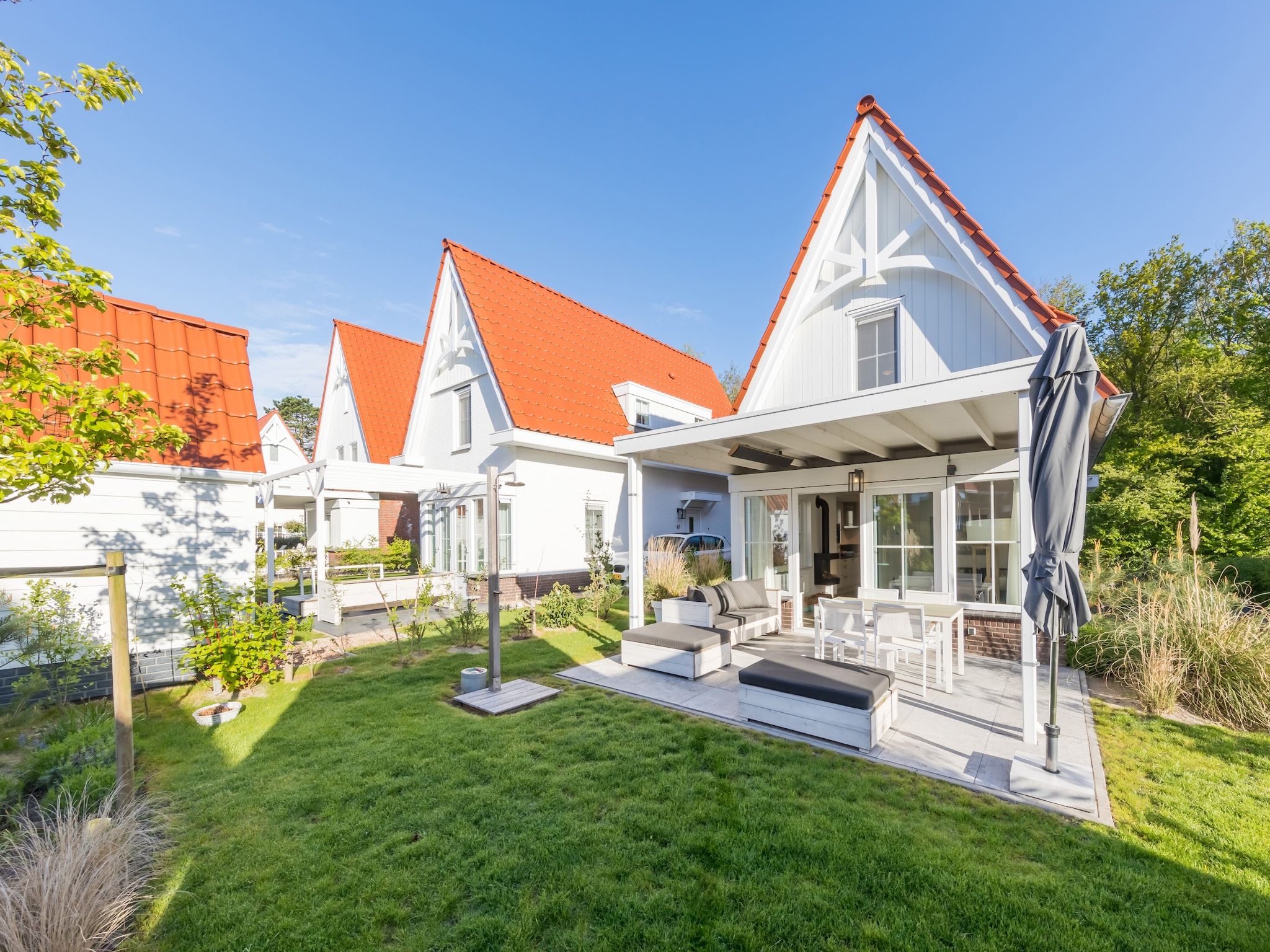 De tuin van Noordzee Résidence Dishoek 4 in Koudekerke