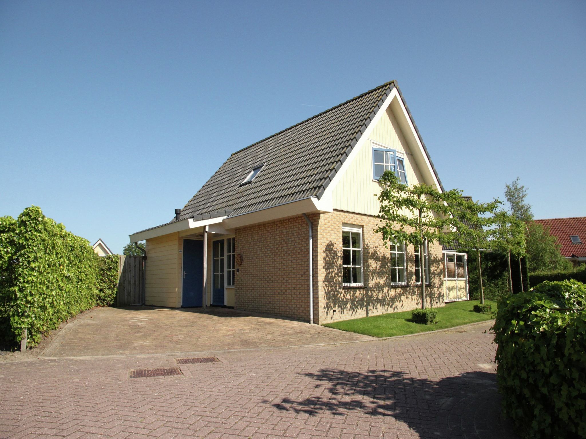 De buitenkant van Villa Jean in Schoorl