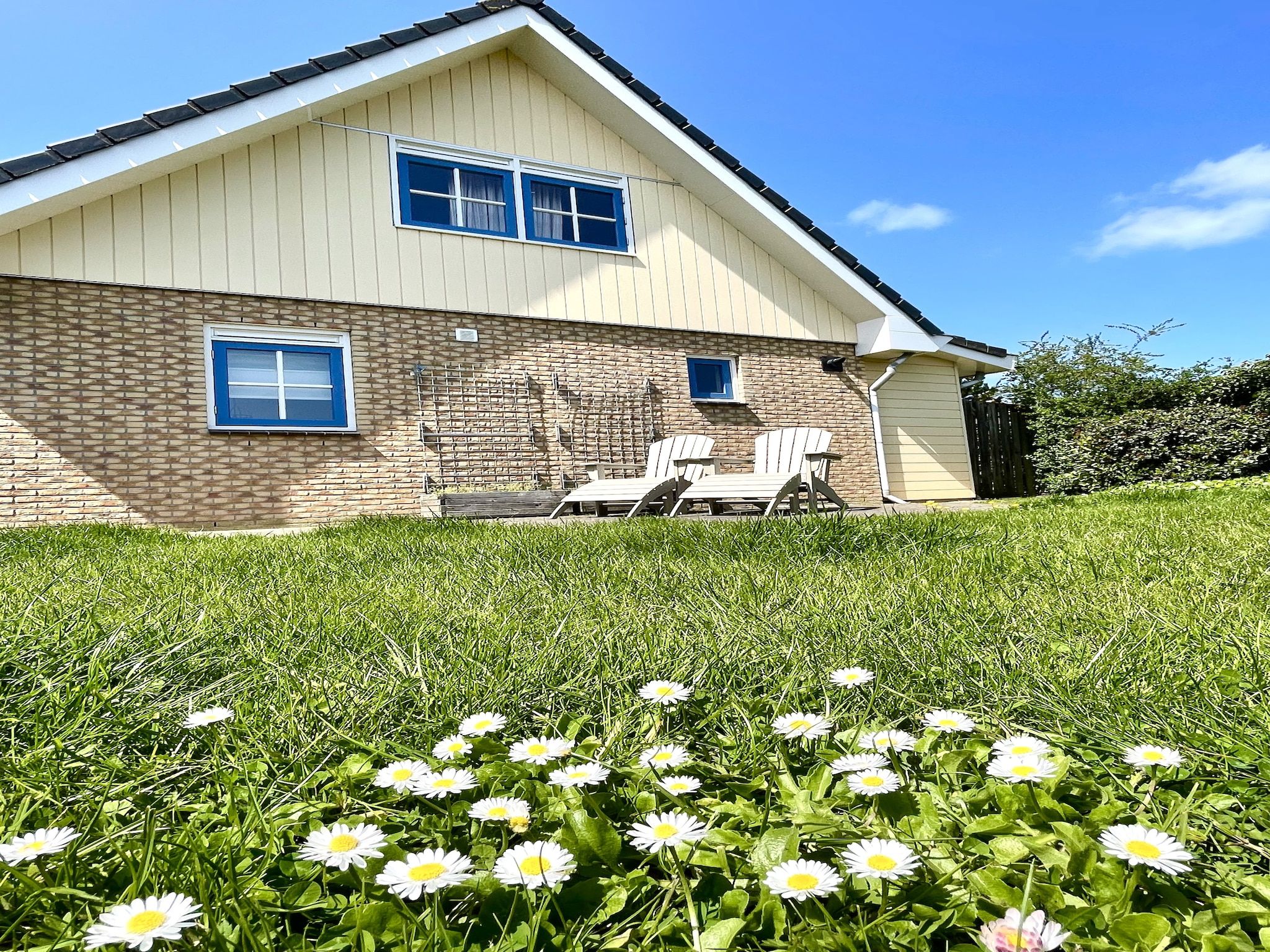 De tuin van Villa Jean in Schoorl